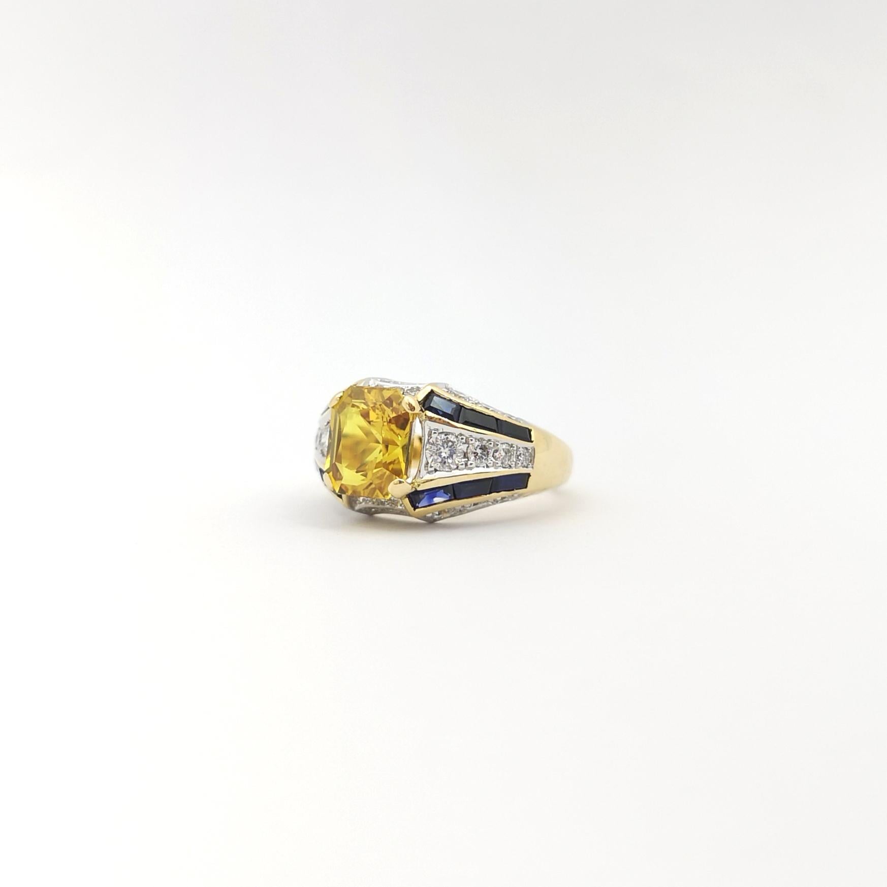 Yellow Sapphire with Blue Sapphire and Diamond Ring set in 18K Yellow/White Gold For Sale 4