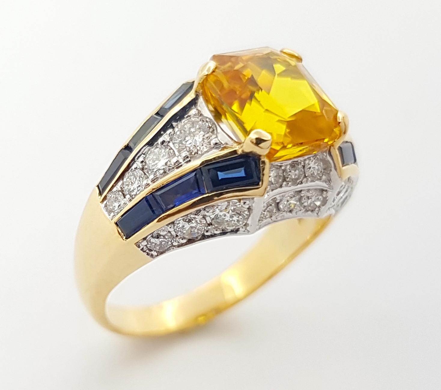 Yellow Sapphire with Blue Sapphire and Diamond Ring set in 18K Yellow/White Gold For Sale 6