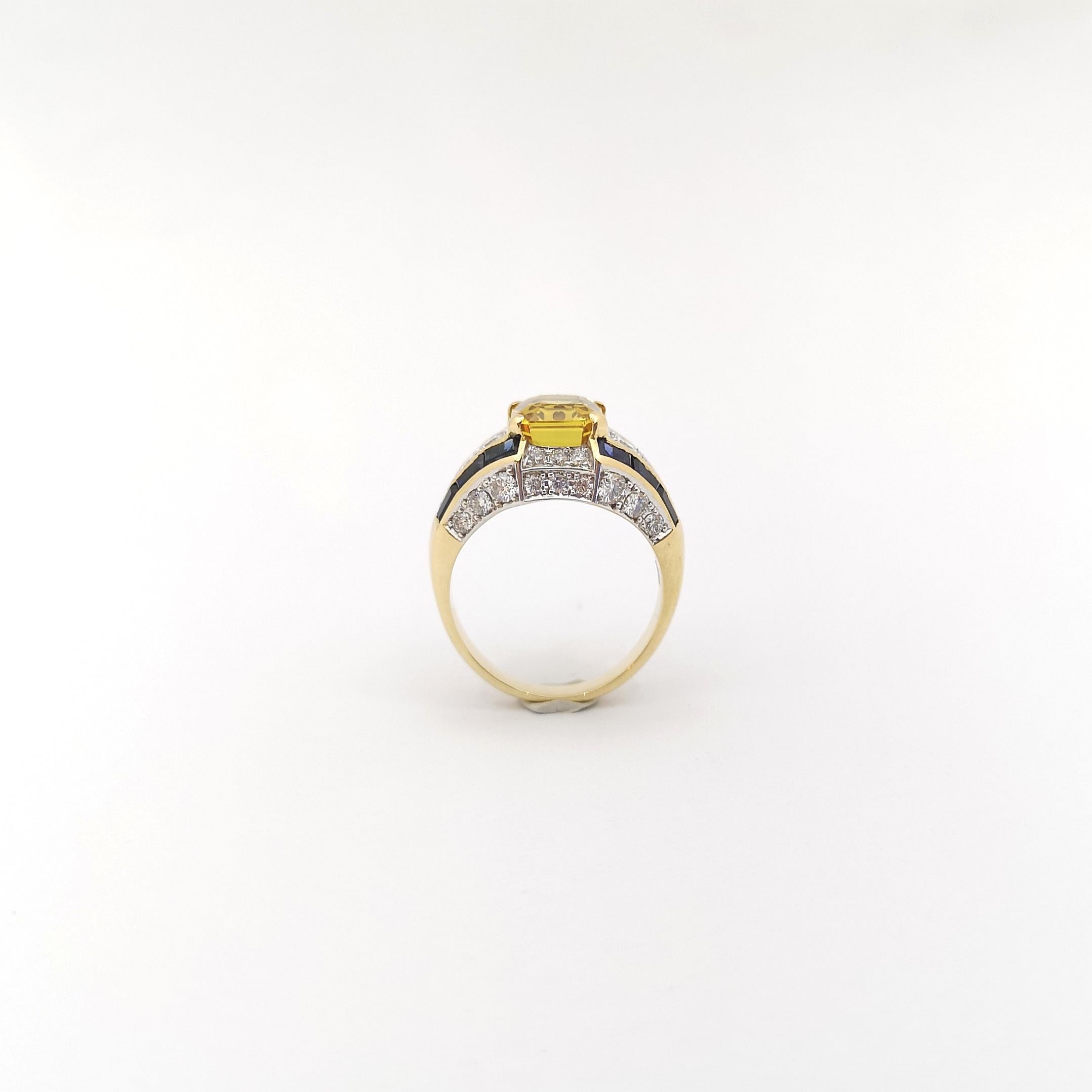 Yellow Sapphire with Blue Sapphire and Diamond Ring set in 18K Yellow/White Gold For Sale 7