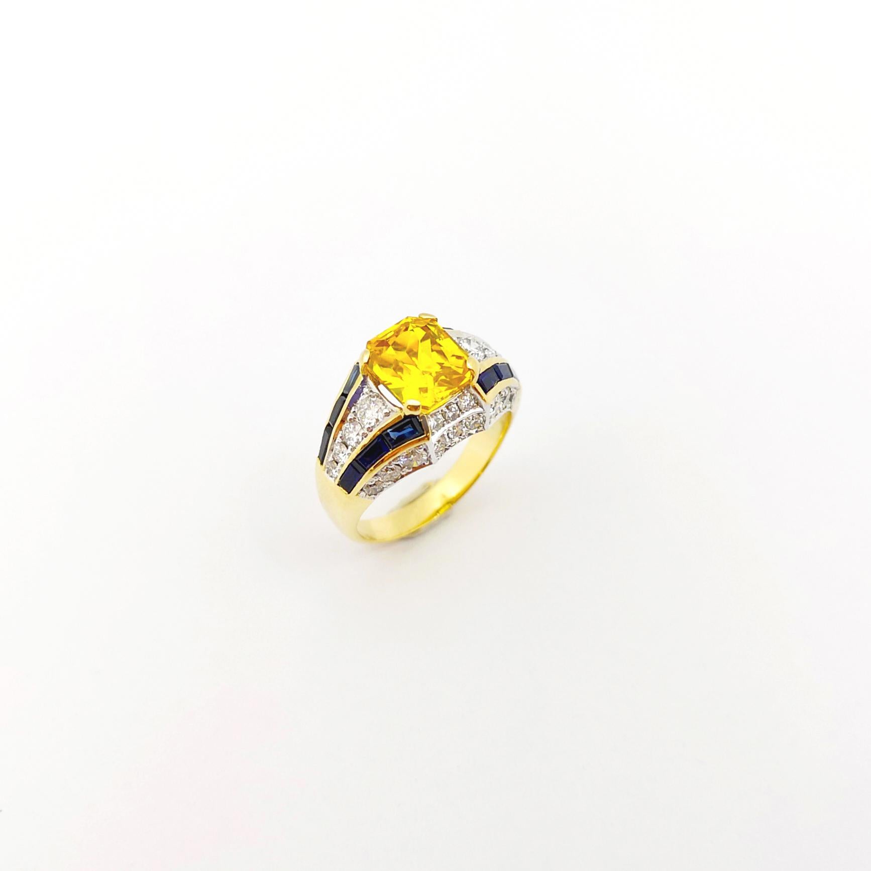 Yellow Sapphire with Blue Sapphire and Diamond Ring set in 18K Yellow/White Gold For Sale 8