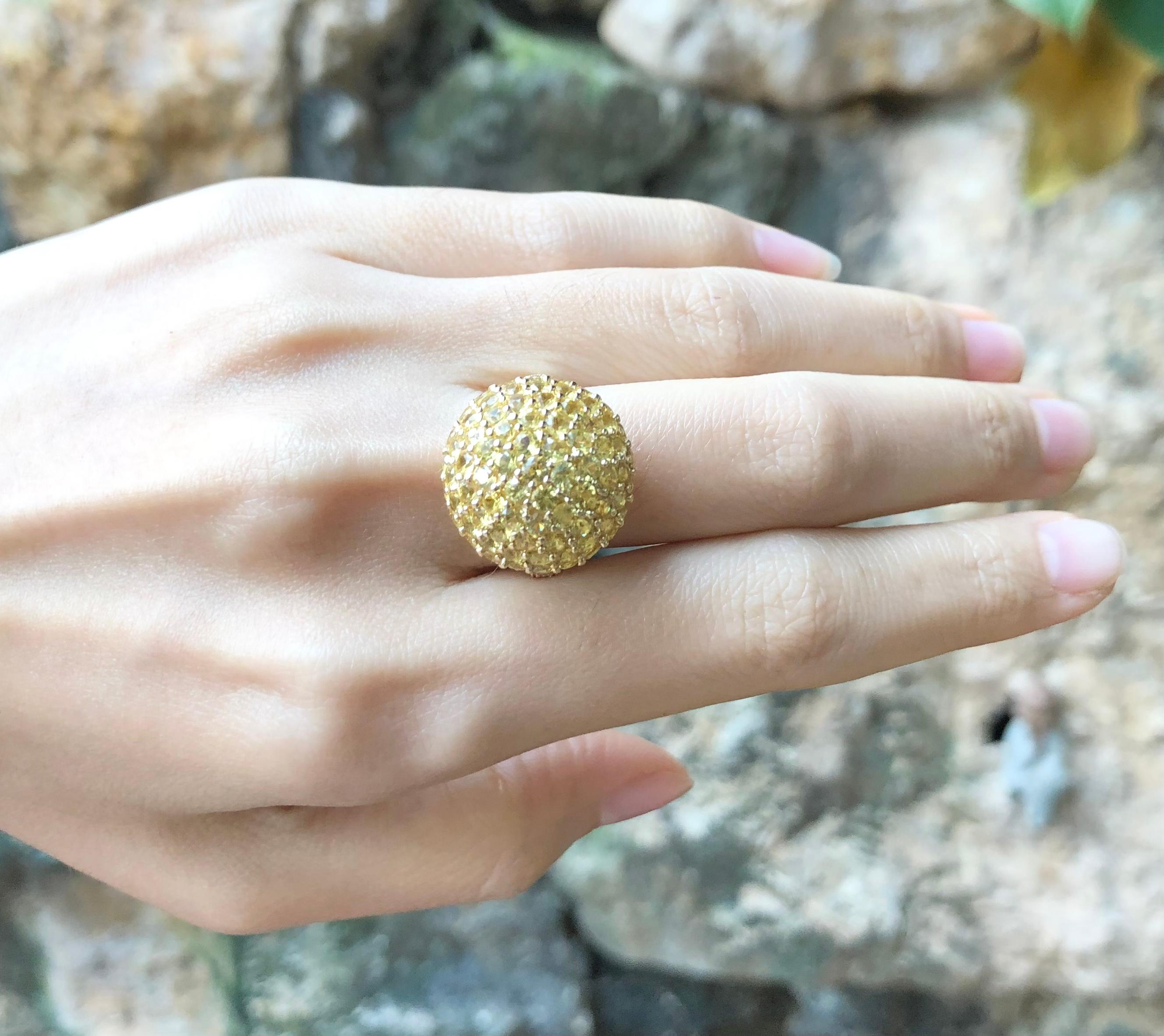 Gelber Saphir 7,06 Karat mit braunem Diamant 0,55 Karat Ring in 18 Karat Goldfassung

Breite:  1.9 cm 
Länge: 1,9 cm
Ringgröße: 51
Gesamtgewicht: 11,81 Gramm

