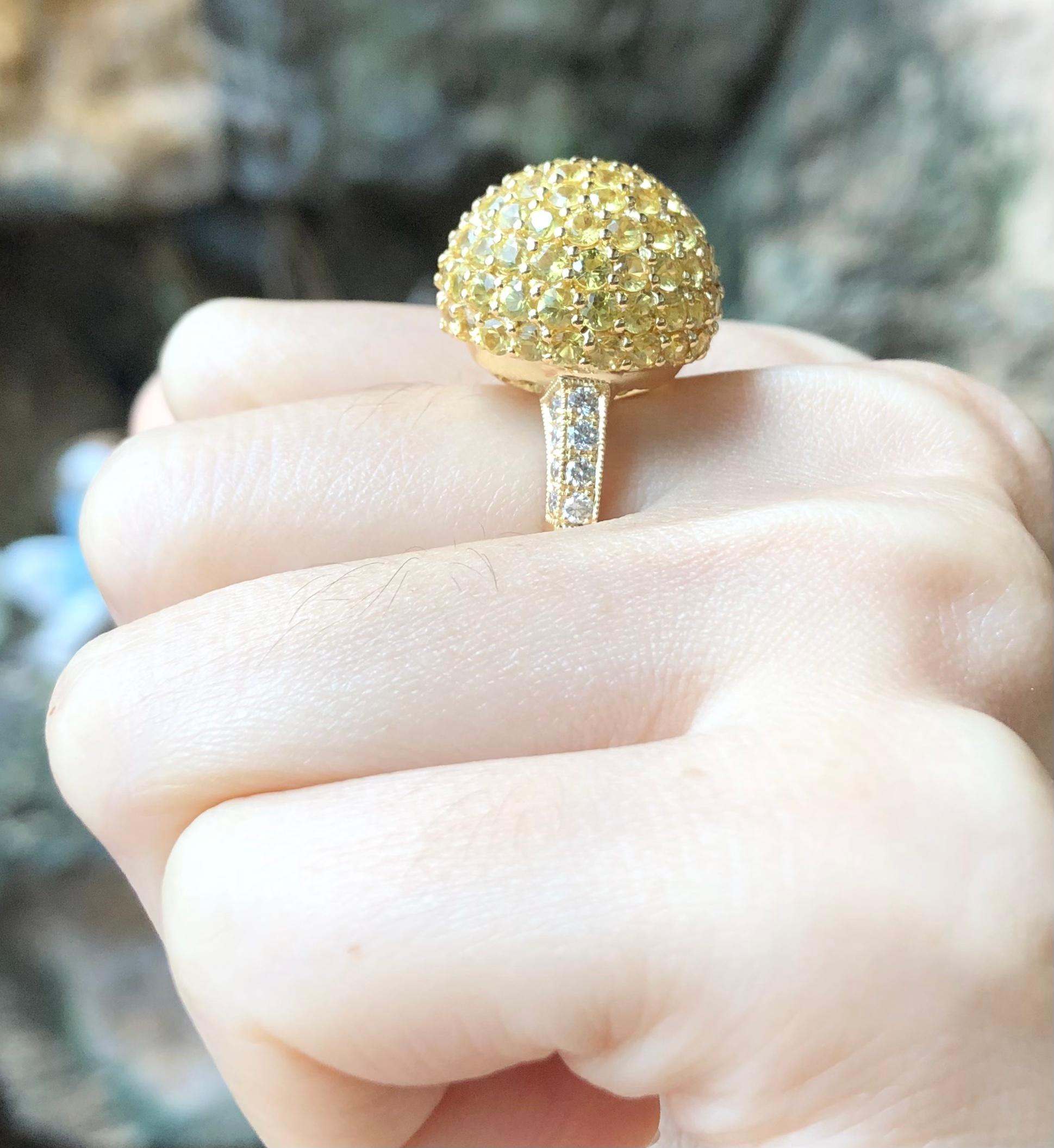 Gelber Saphir mit braunem Diamantring aus 18 Karat Gold gefasst im Zustand „Neu“ im Angebot in Bangkok, TH