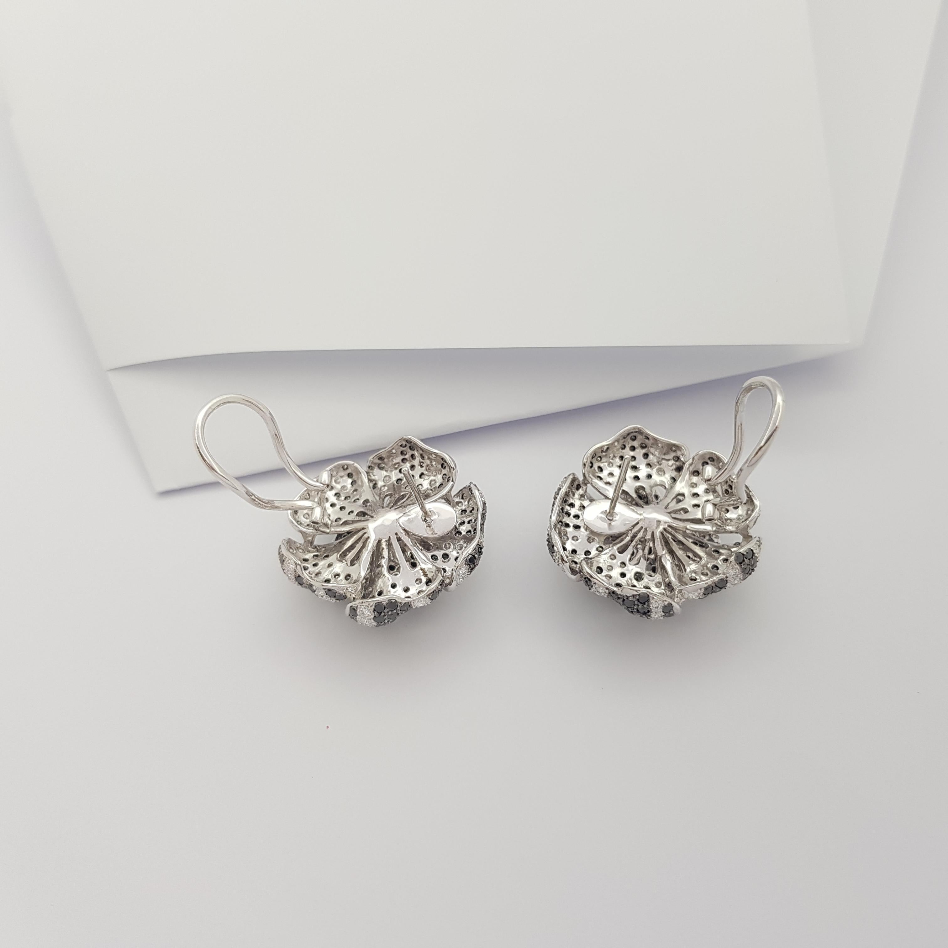 Boucles d'oreilles fleur en or blanc 18 carats, saphir jaune avec diamants et diamants noirs Pour femmes en vente