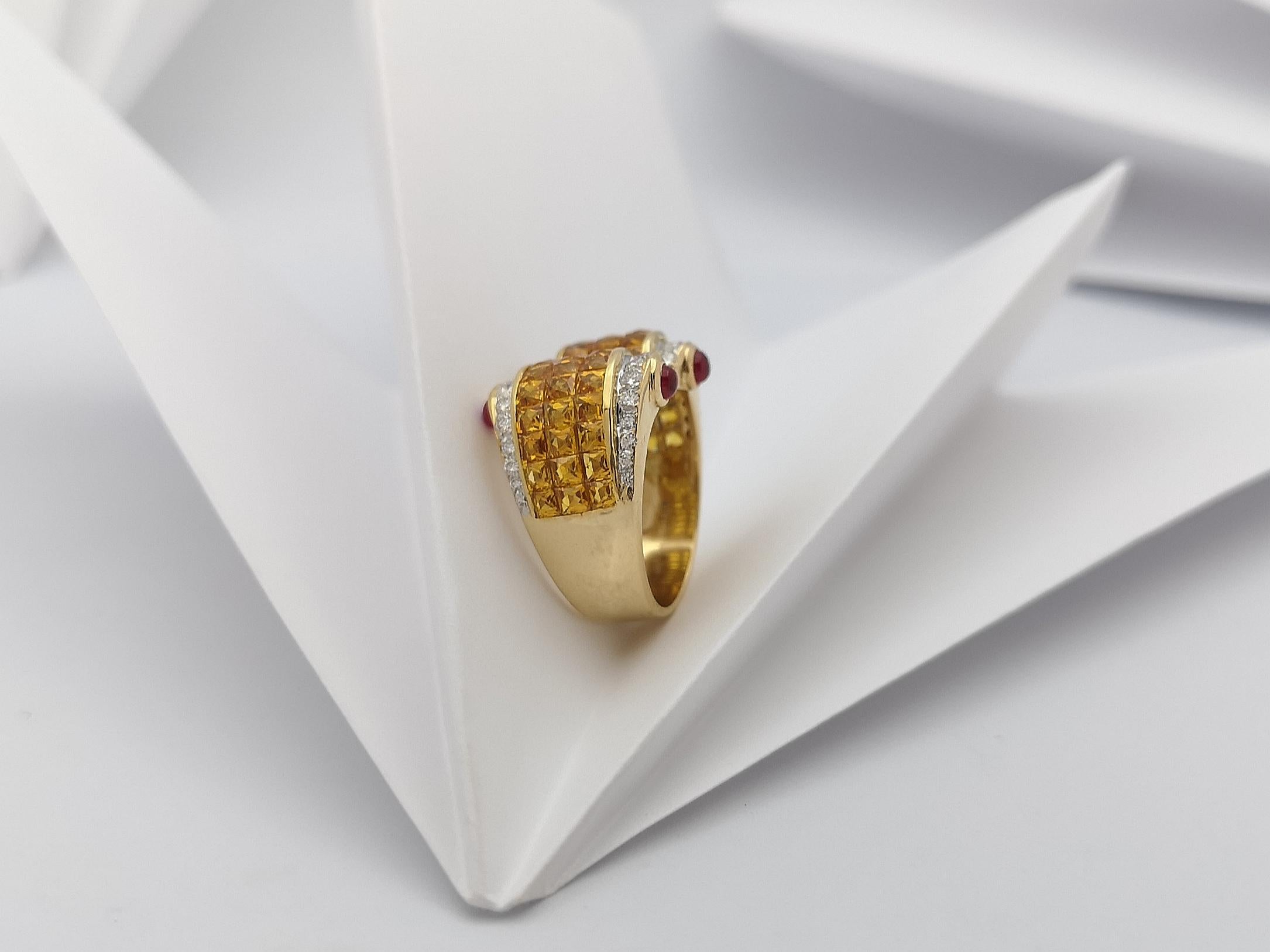Bague en saphir jaune avec diamant et rubis cabochon sertie dans une monture en or 18 carats en vente 9