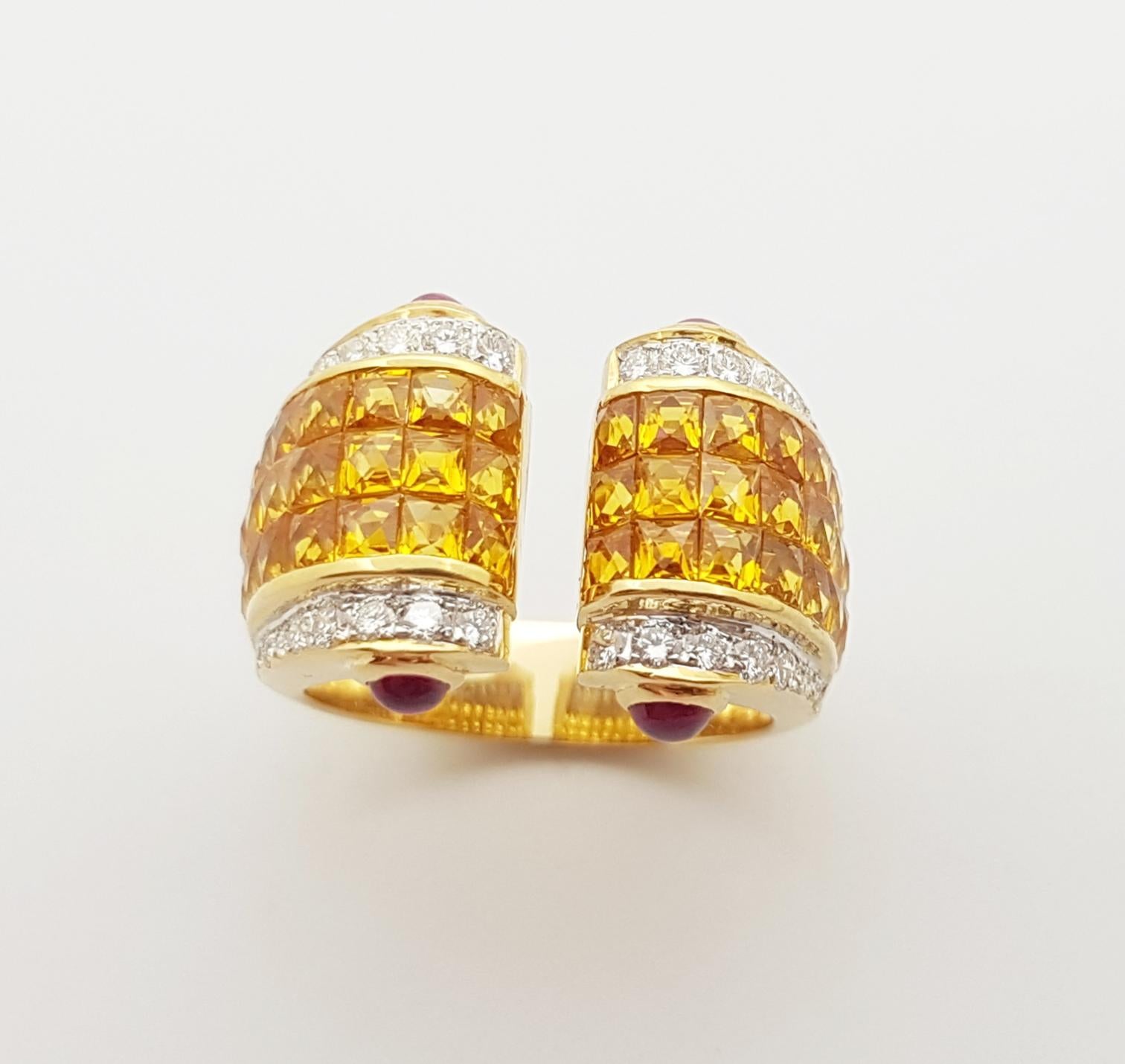 Bague en saphir jaune avec diamant et rubis cabochon sertie dans une monture en or 18 carats en vente 3