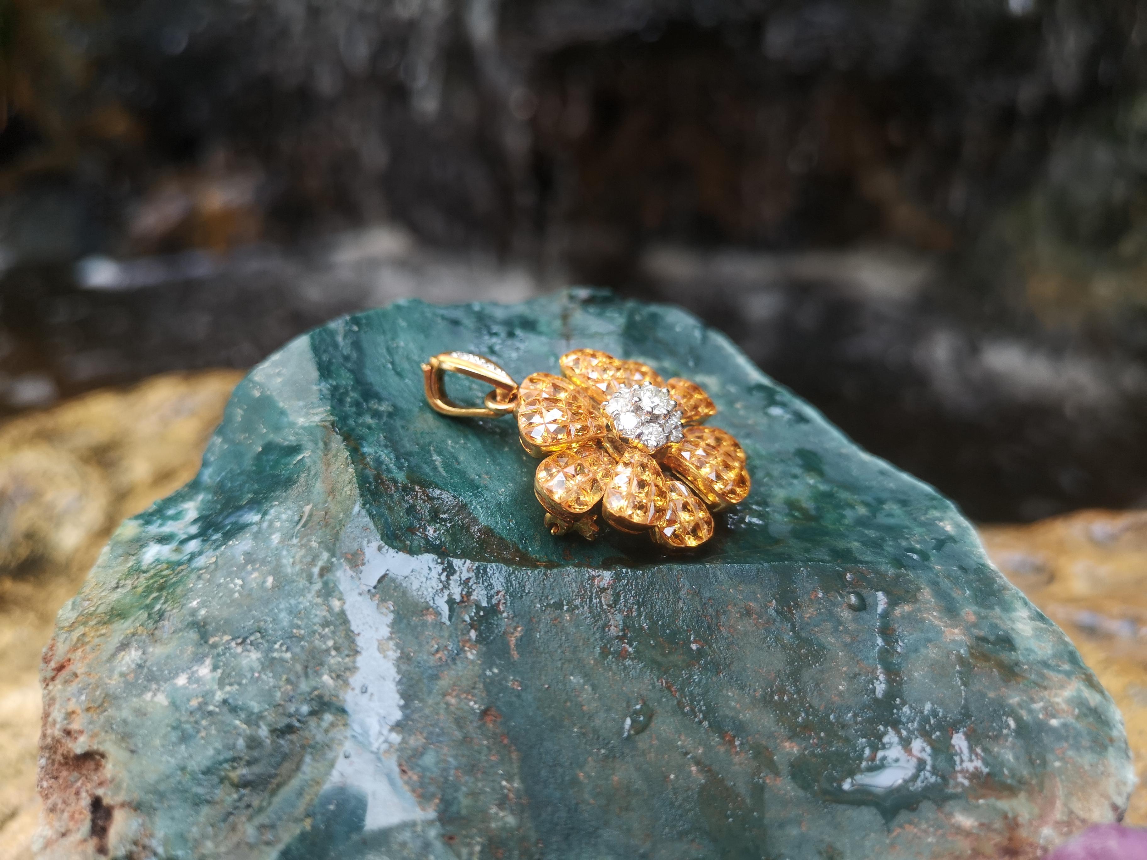 Yellow Sapphire with Diamond Flower Brooch or Pendant Set in 18 Karat Gold In New Condition For Sale In Bangkok, TH