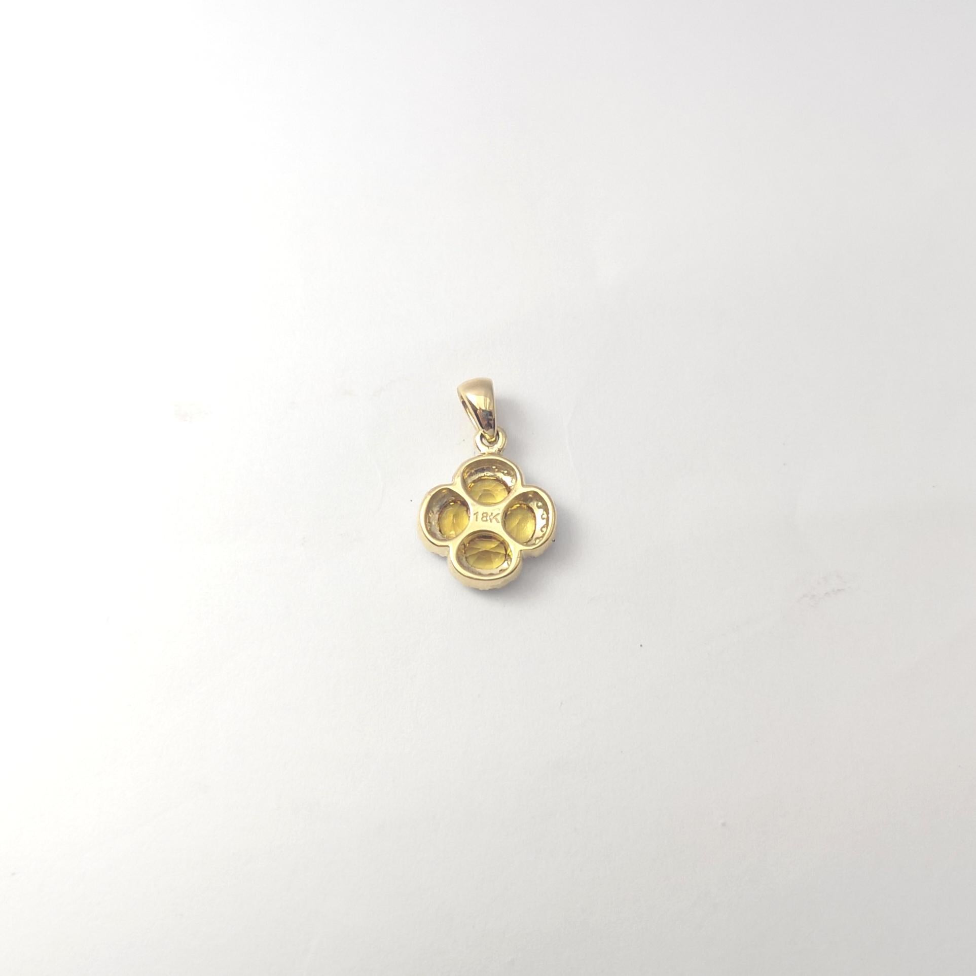 Pendentif trèfle en or 18 carats avec saphir jaune et diamant Pour femmes en vente