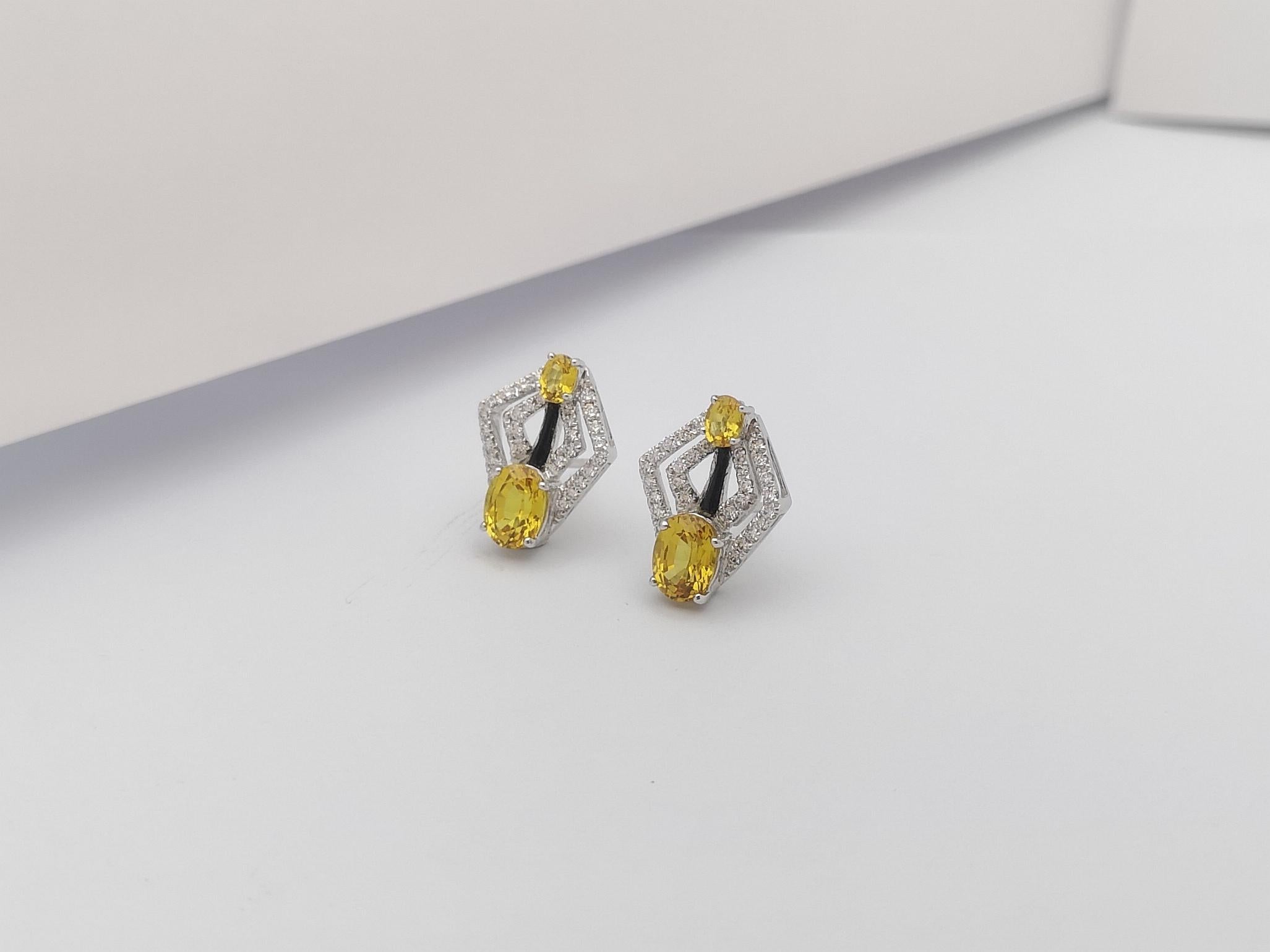 Yellow Sapphire with Diamond Earrings Set in 18 Karat White Gold Settings In New Condition For Sale In Bangkok, TH