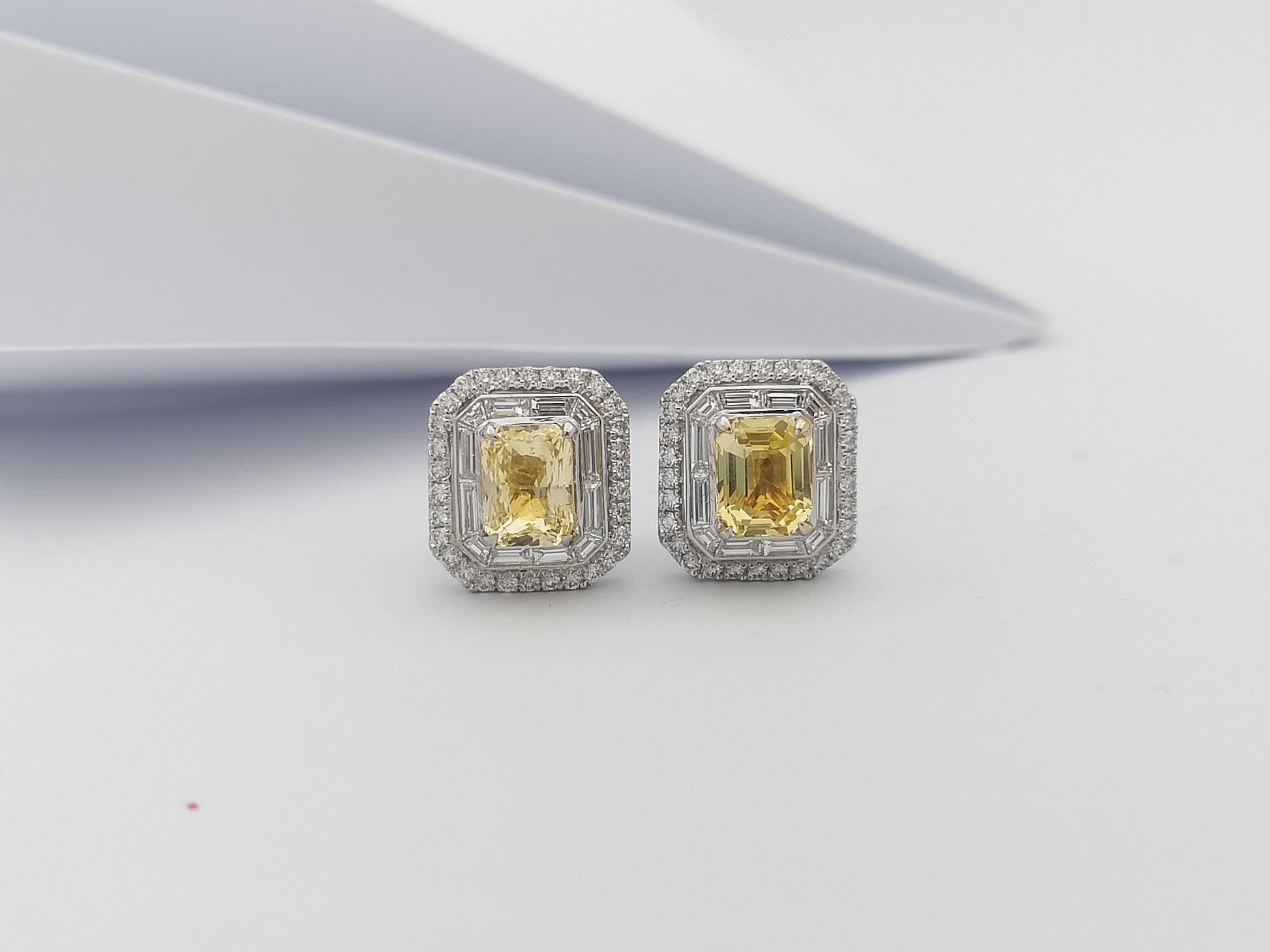 Boucles d'oreilles en or blanc 18 carats avec saphir jaune et diamant Neuf - En vente à Bangkok, TH