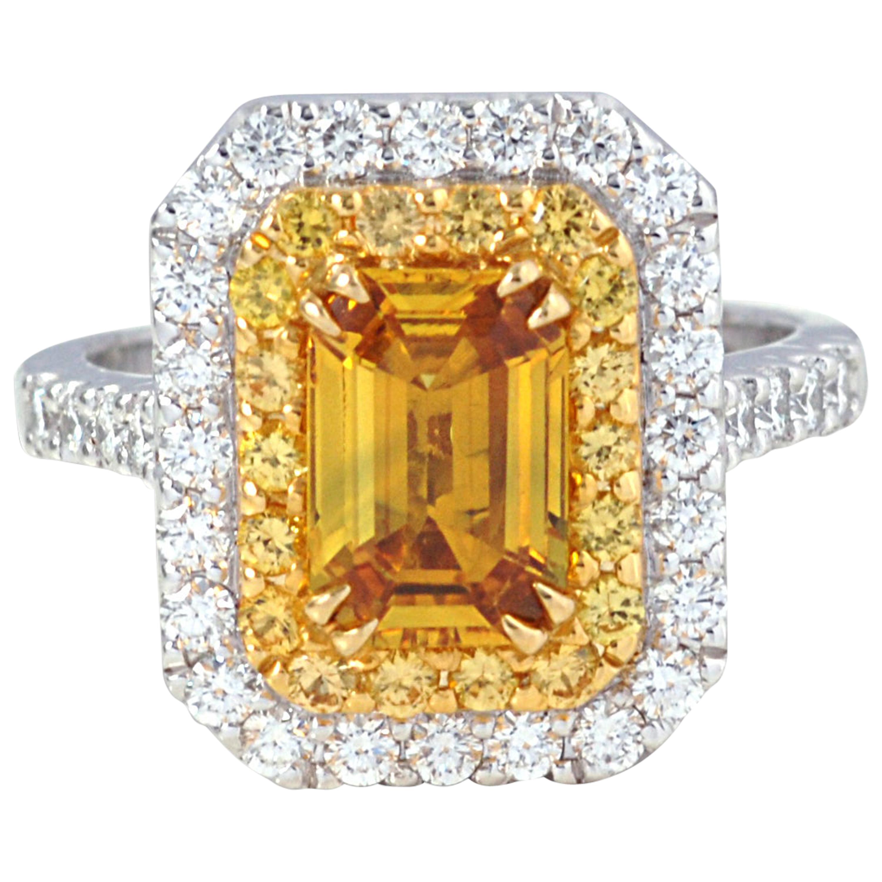 Gelber Saphir mit Diamantring aus 18 Karat Weißgold in Fassungen im Angebot