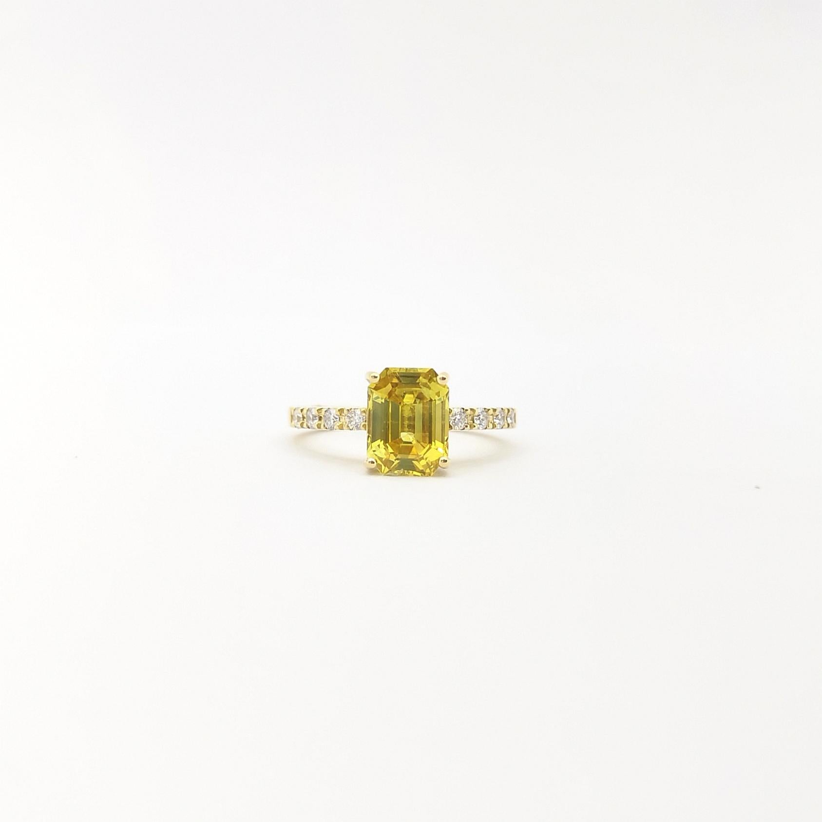 Bague en or 18 carats avec saphir jaune et diamant en vente 1