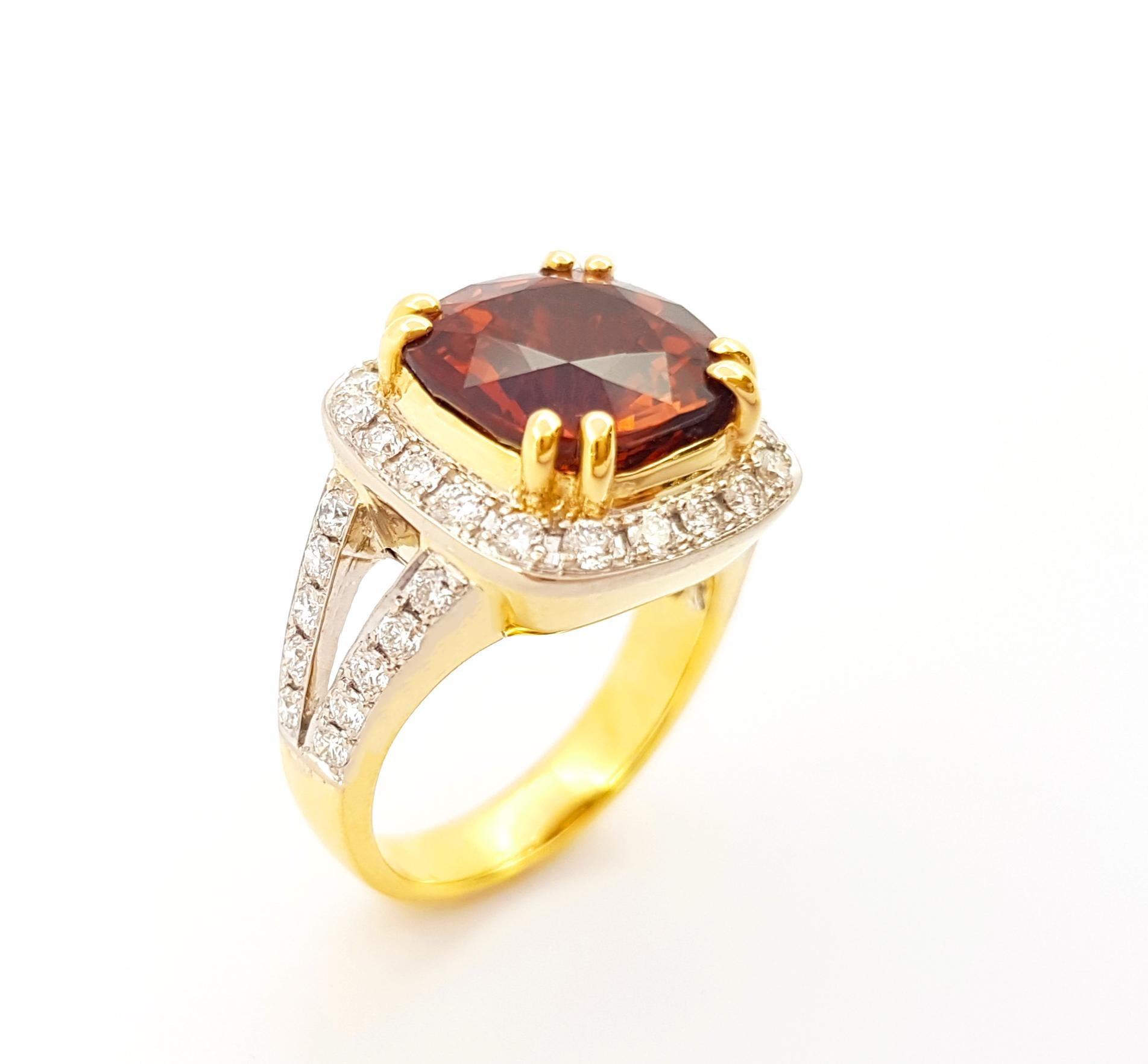 Bague en saphir jaune et diamant sertie en or 18K en vente 4