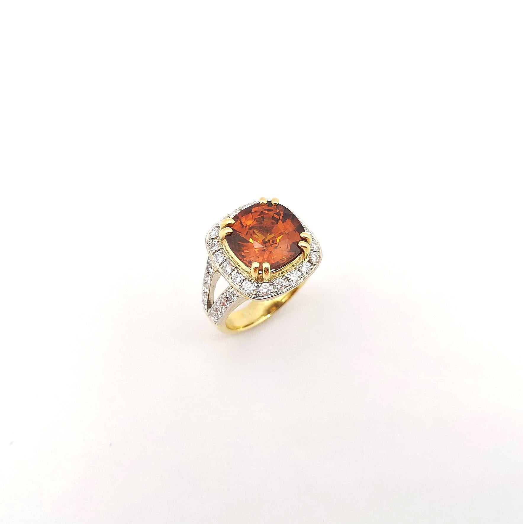 Bague en saphir jaune et diamant sertie en or 18K en vente 7