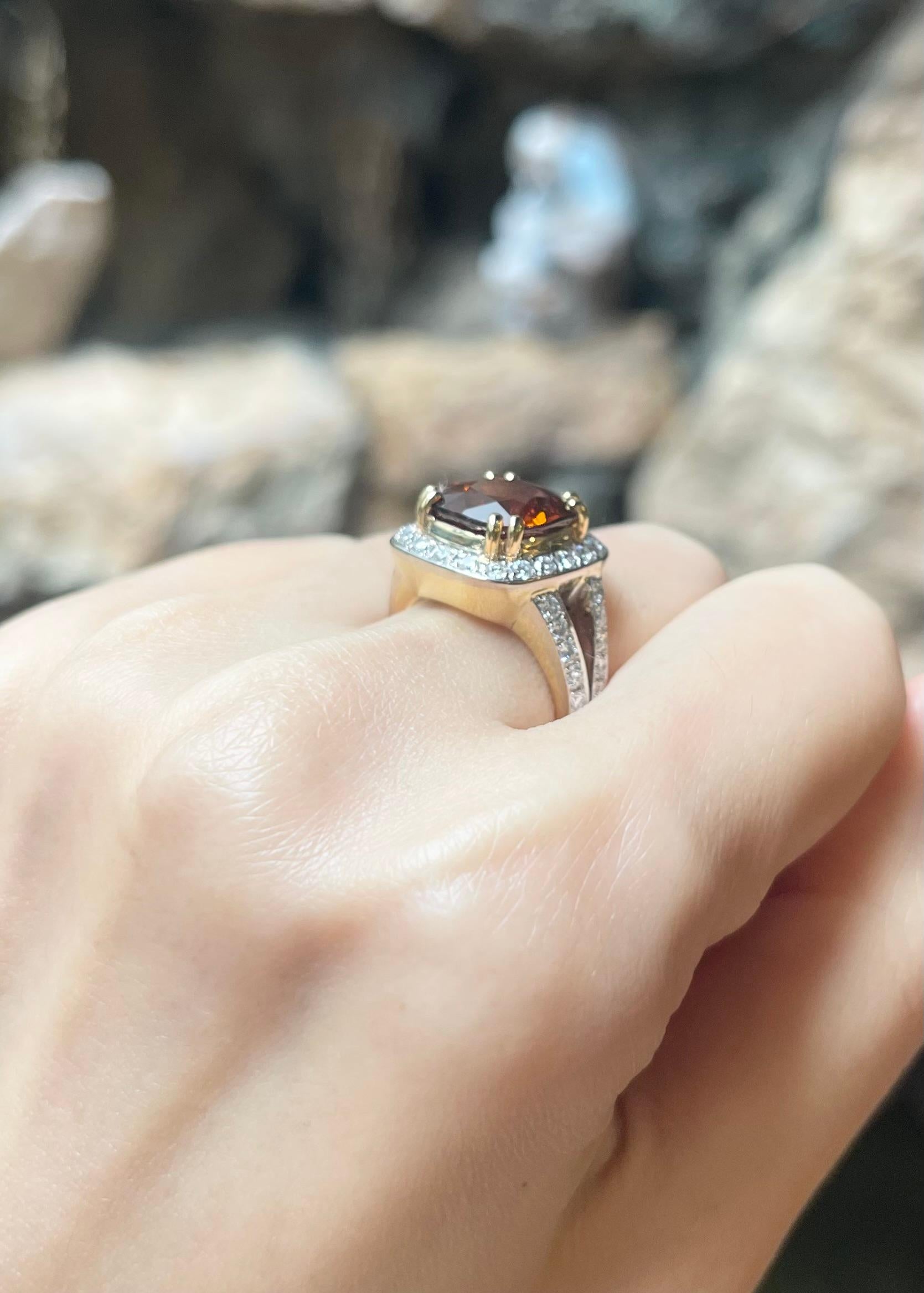 Bague en saphir jaune et diamant sertie en or 18K Pour femmes en vente