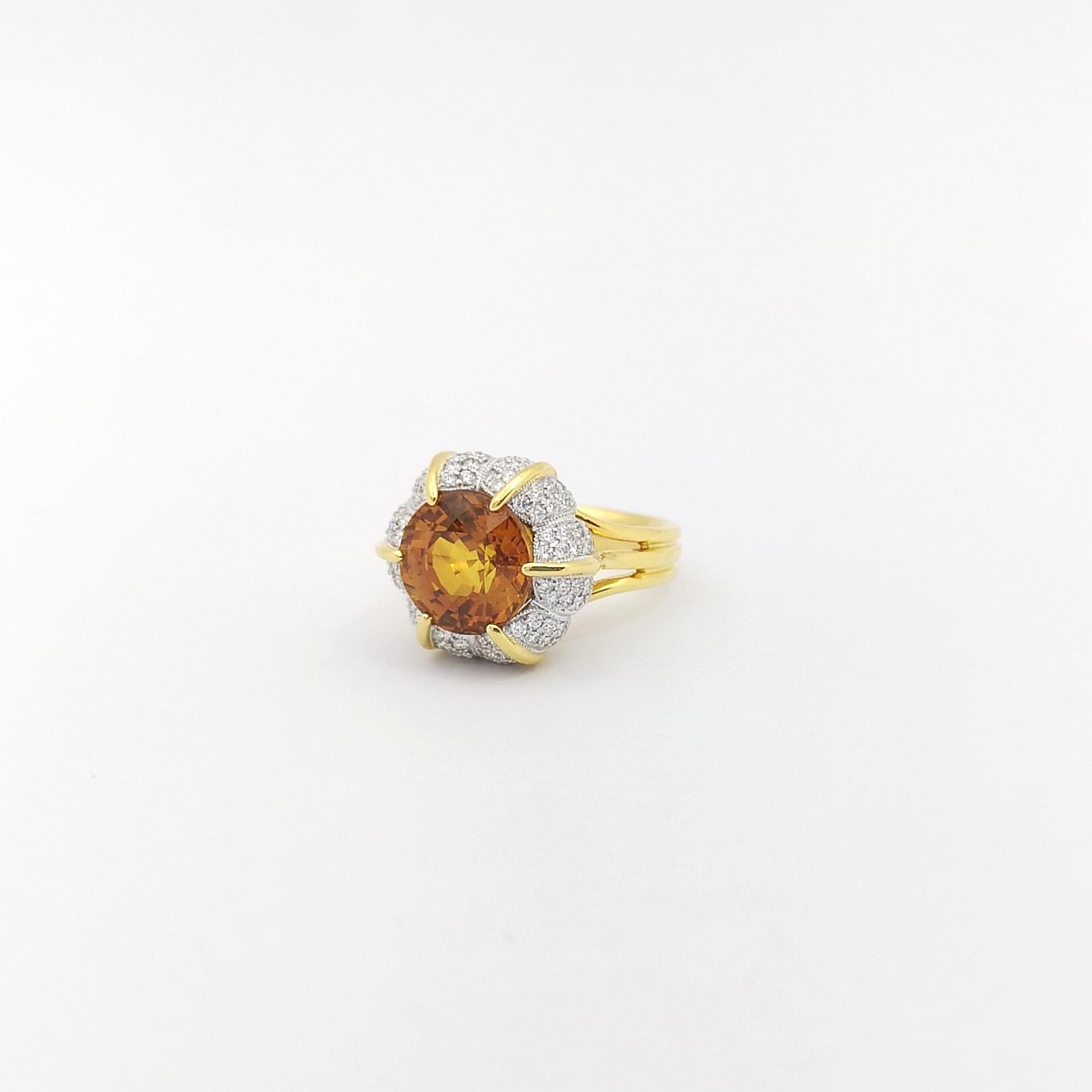 Bague en saphir jaune et diamant sertie en or 18K en vente 1