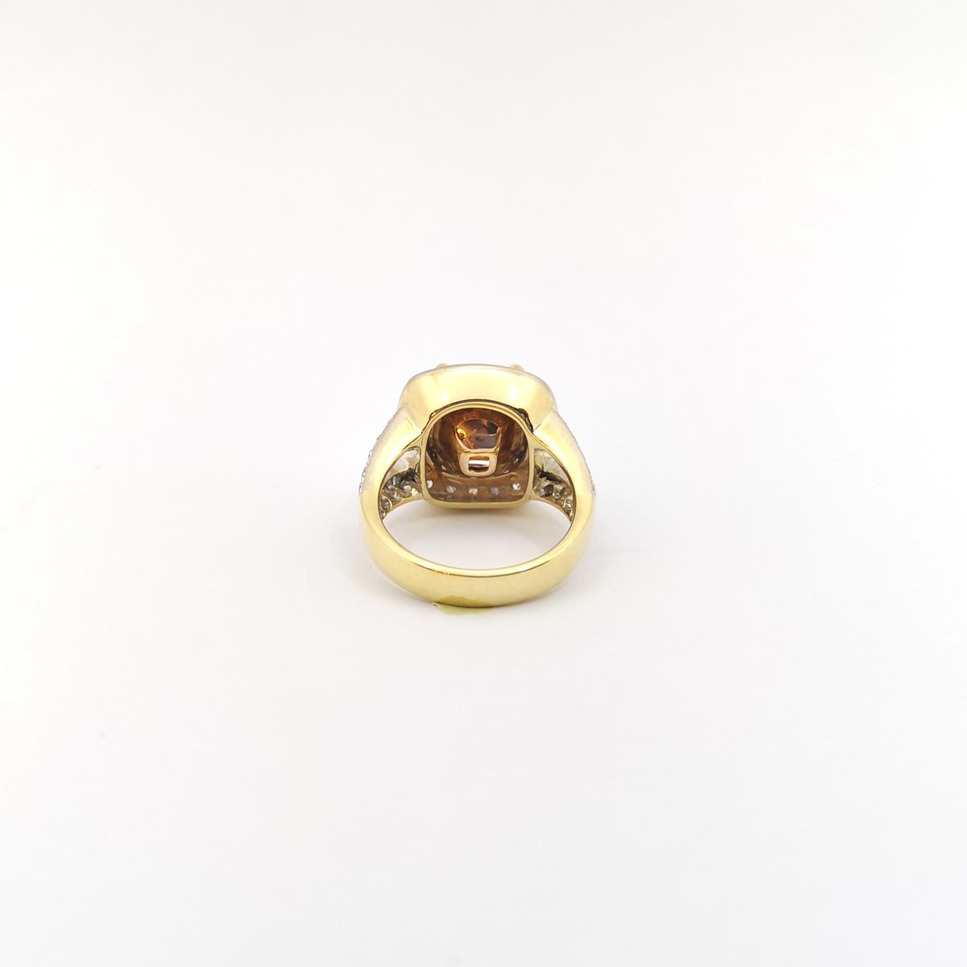 Bague en saphir jaune et diamant sertie en or 18K en vente 3