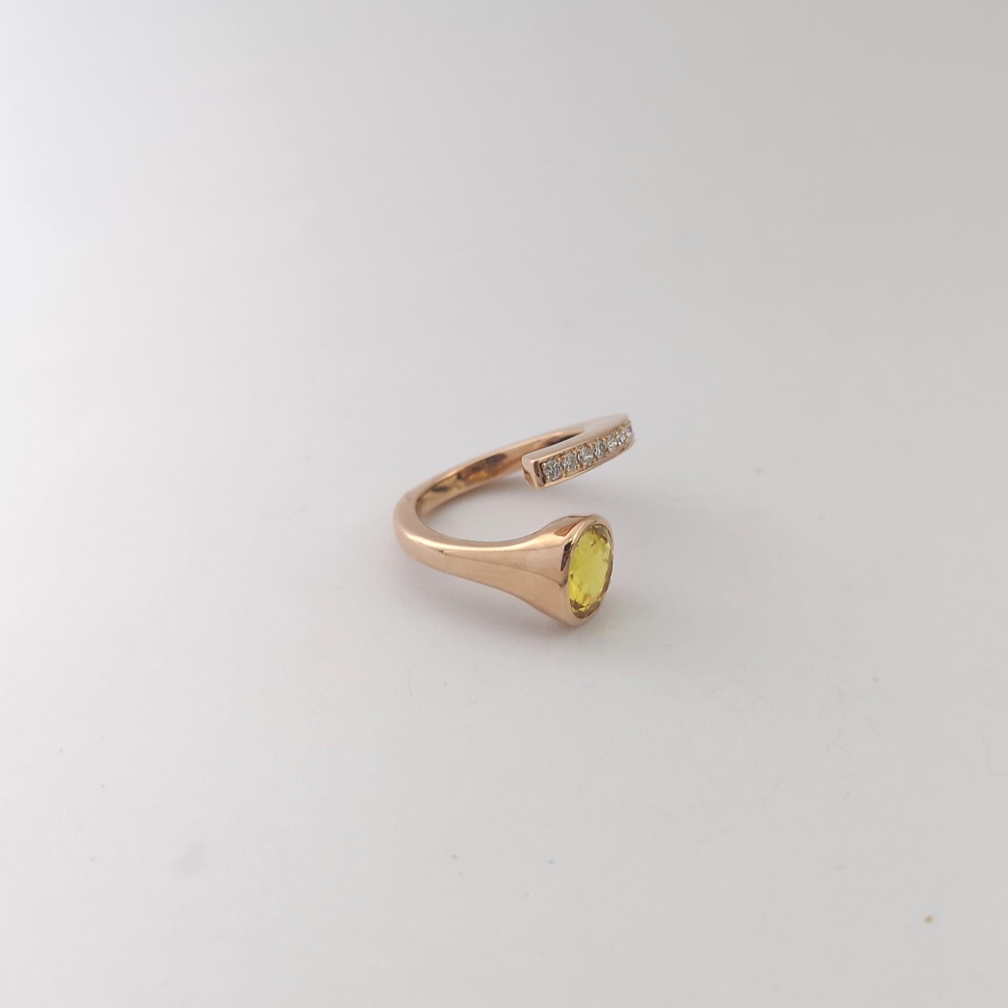 Bague en or rose 18 carats ornée d'un saphir jaune et d'un diamant en vente 5