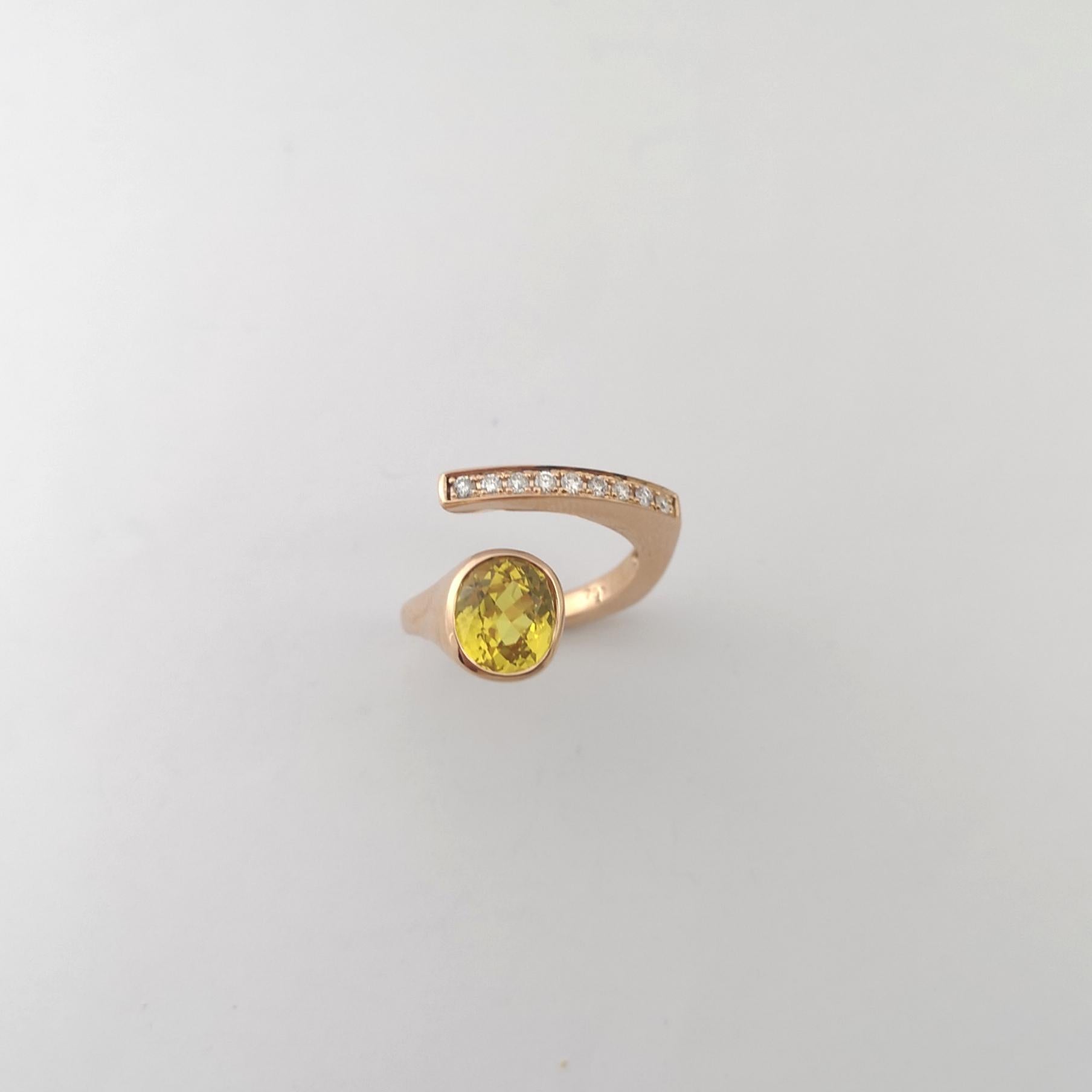 Bague en or rose 18 carats ornée d'un saphir jaune et d'un diamant en vente 8