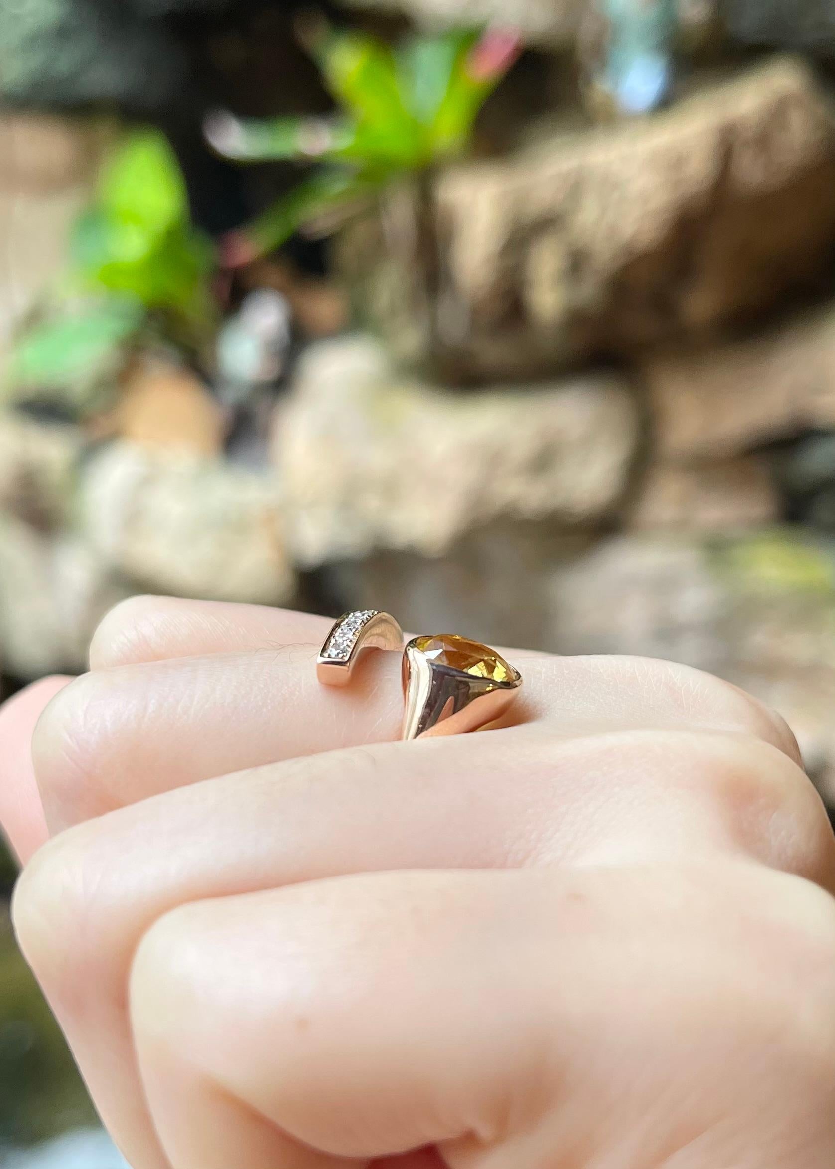 Bague en or rose 18 carats ornée d'un saphir jaune et d'un diamant en vente 1