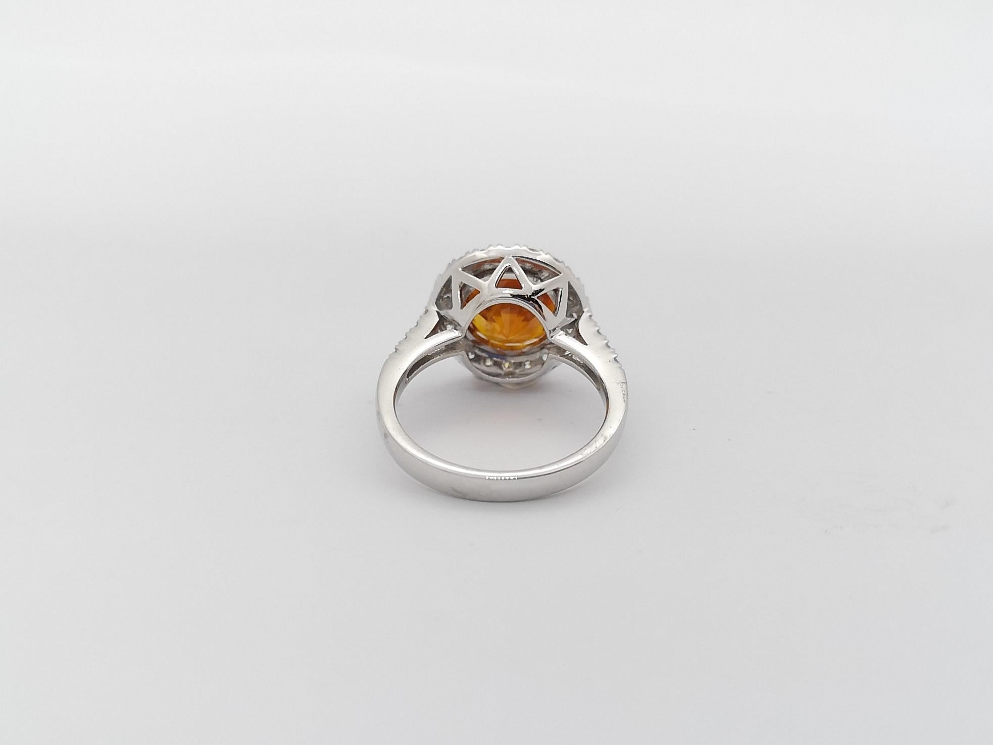 Bague en saphir jaune et diamant sertie d'or blanc 18K en vente 6