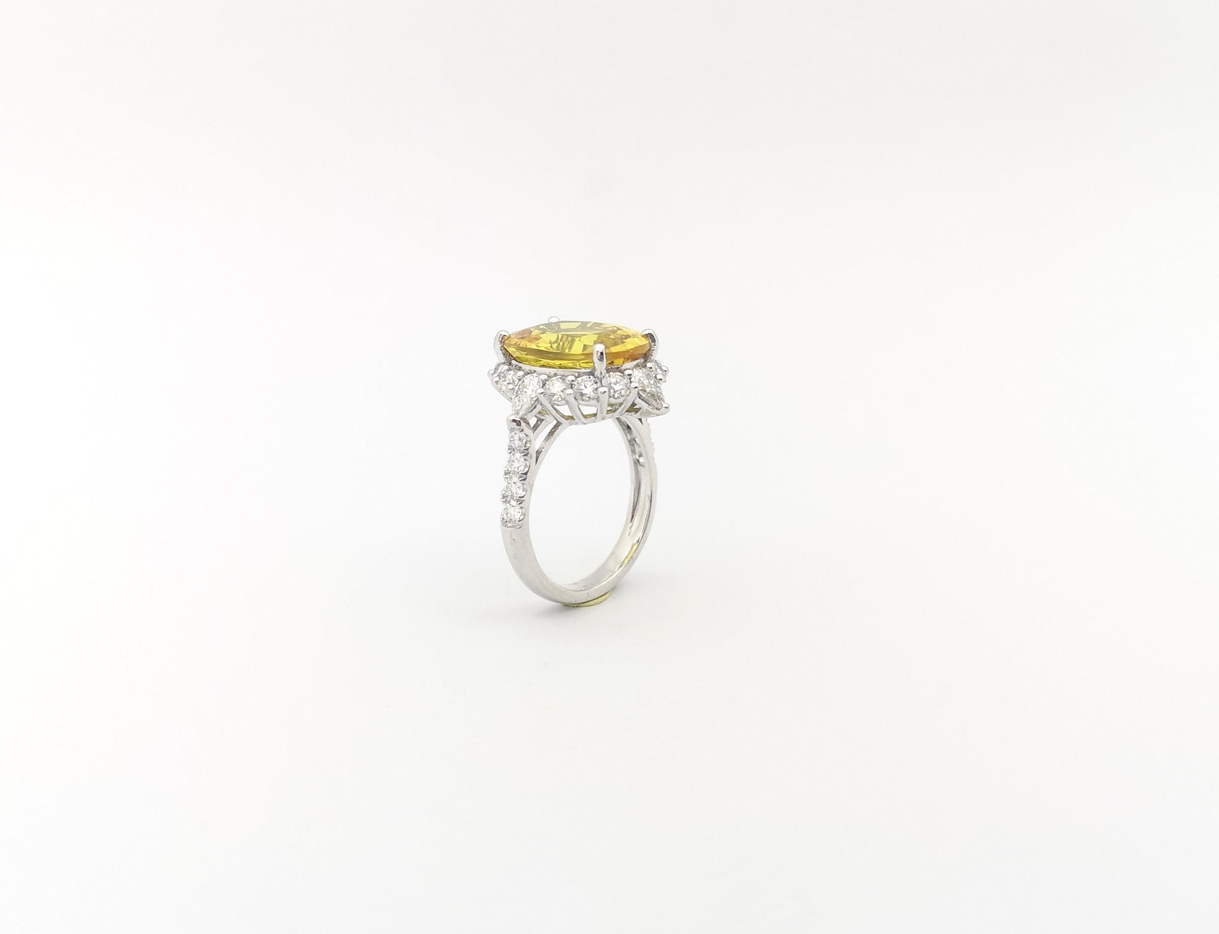 Bague en saphir jaune et diamant sertie d'or blanc 18K en vente 7