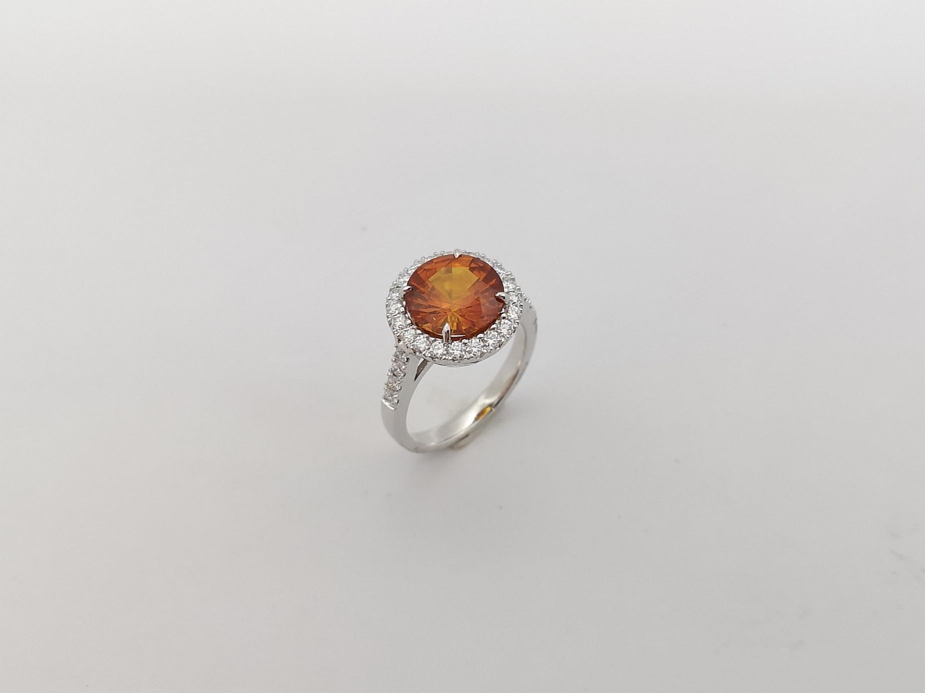 Bague en saphir jaune et diamant sertie d'or blanc 18K en vente 9