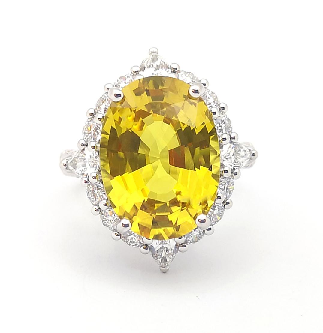 Bague en saphir jaune et diamant sertie d'or blanc 18K en vente 1