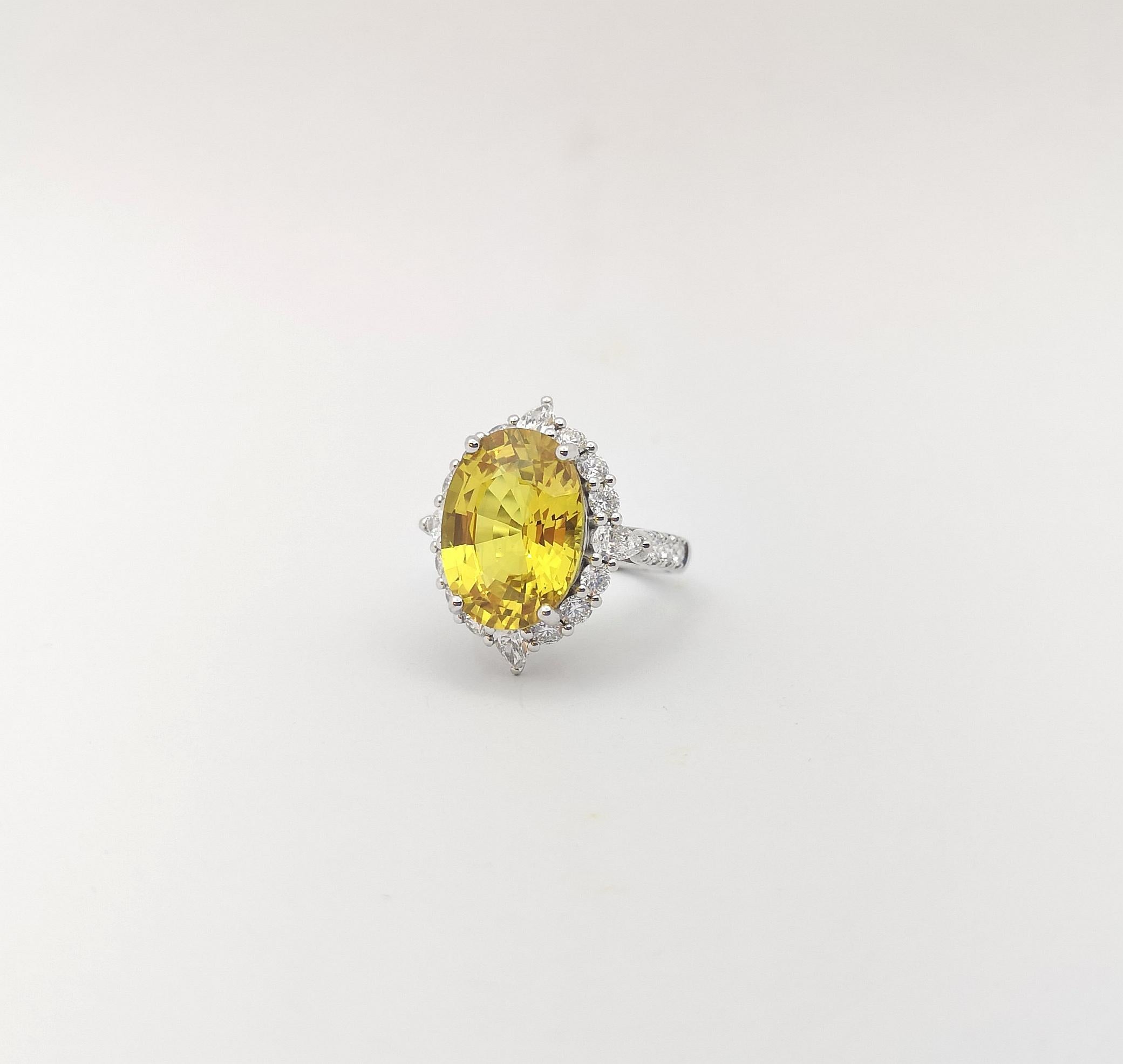 Bague en saphir jaune et diamant sertie d'or blanc 18K en vente 2