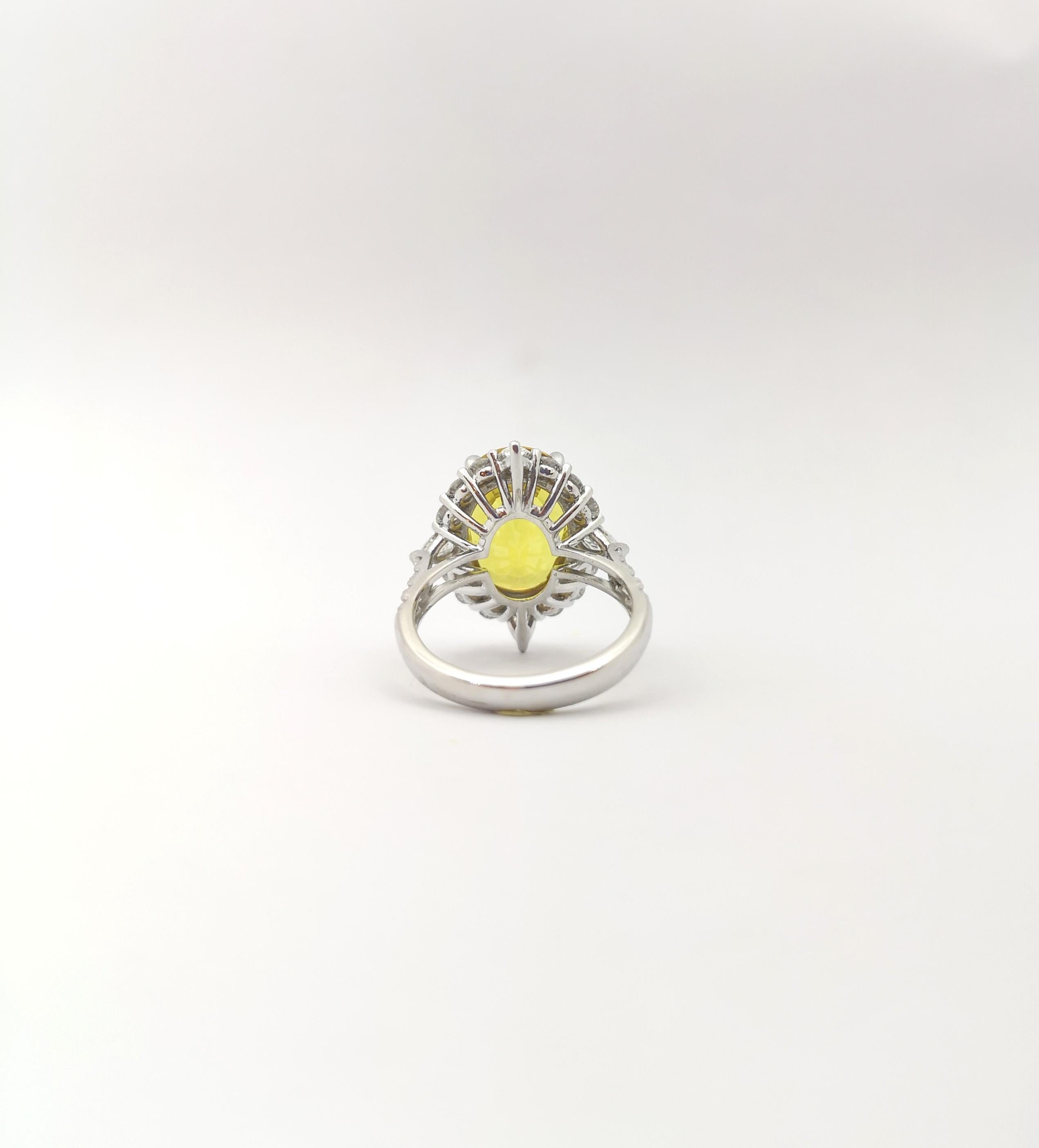 Bague en saphir jaune et diamant sertie d'or blanc 18K en vente 3