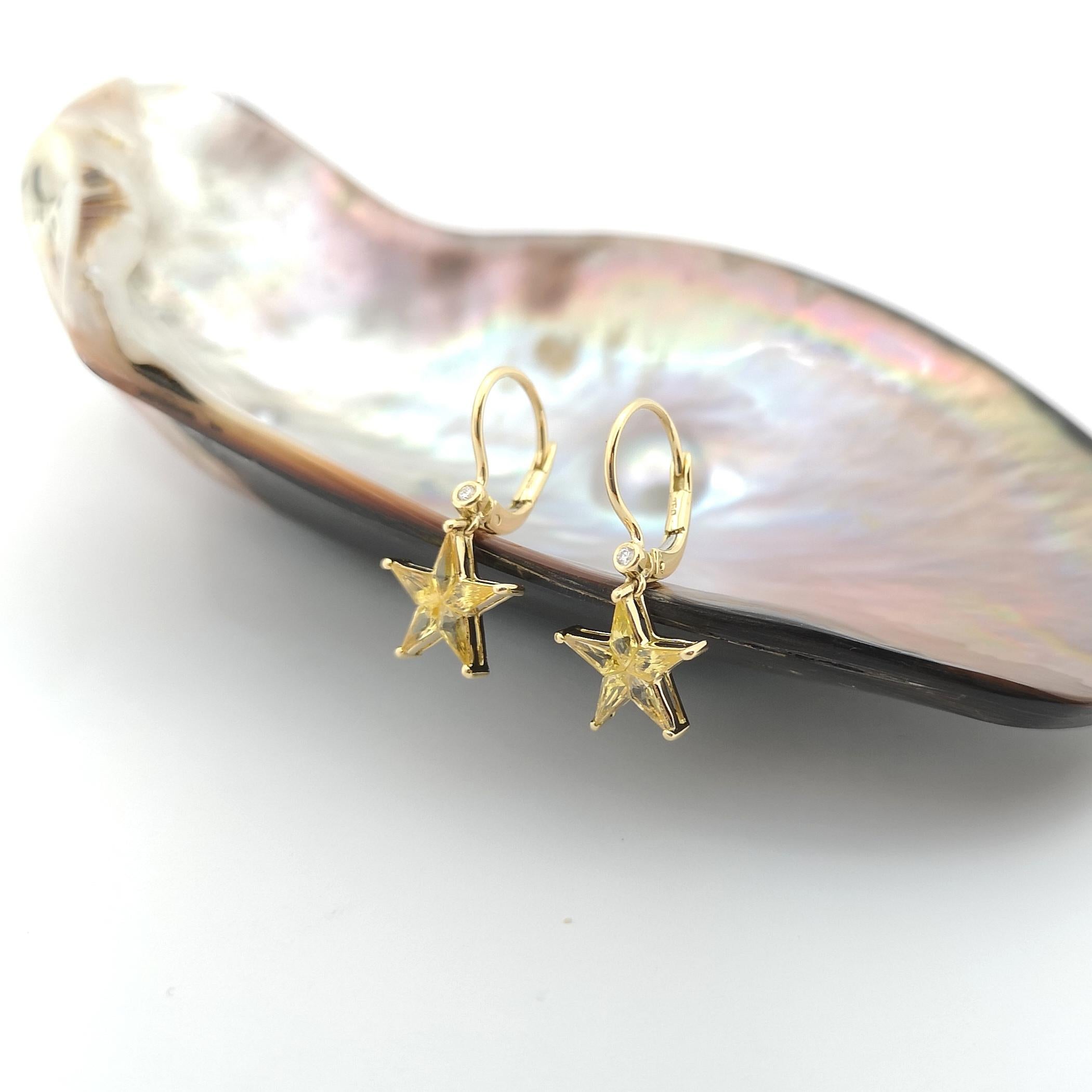 Gelber Saphir mit Diamant-Stern-Ohrringe in 18 Karat Goldfassungen gefasst (Gemischter Schliff) im Angebot