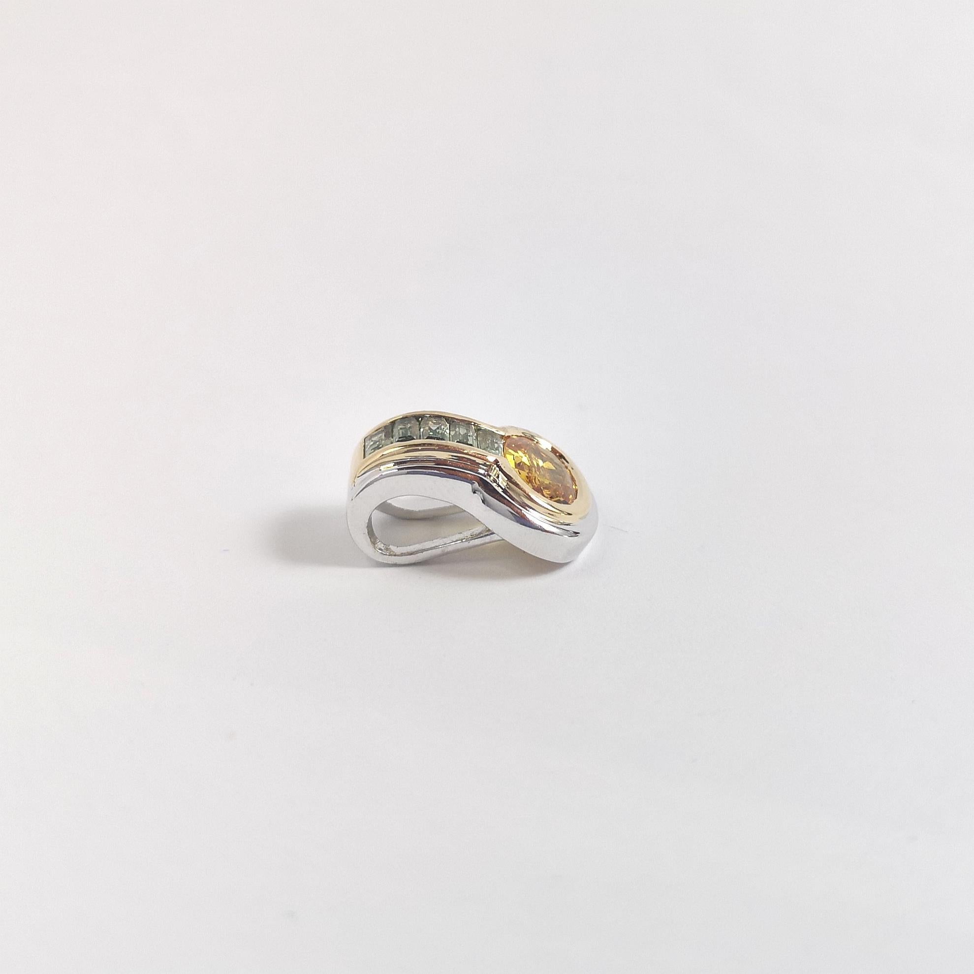 Pendentif en or jaune/blanc 18 carats serti d'un saphir jaune et d'un saphir vert Unisexe en vente