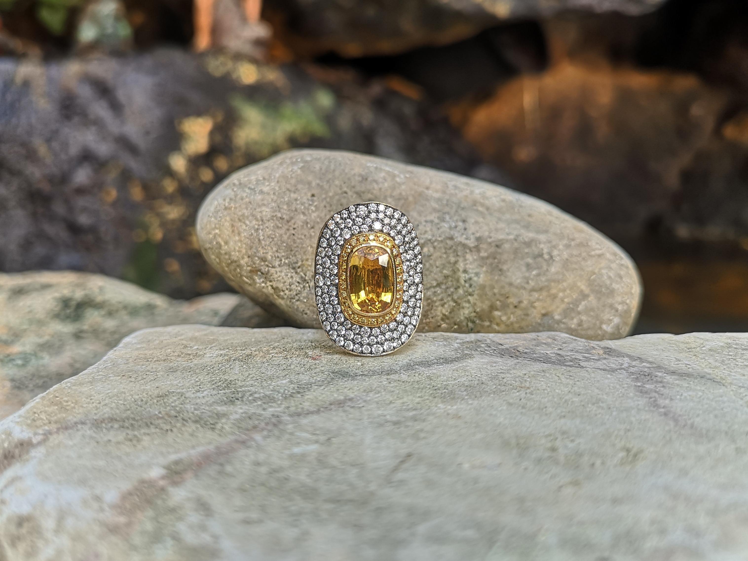 Yellow Sapphire with Yellow Diamond and Diamond Ring Set in 18 Karat Gold For Sale 2