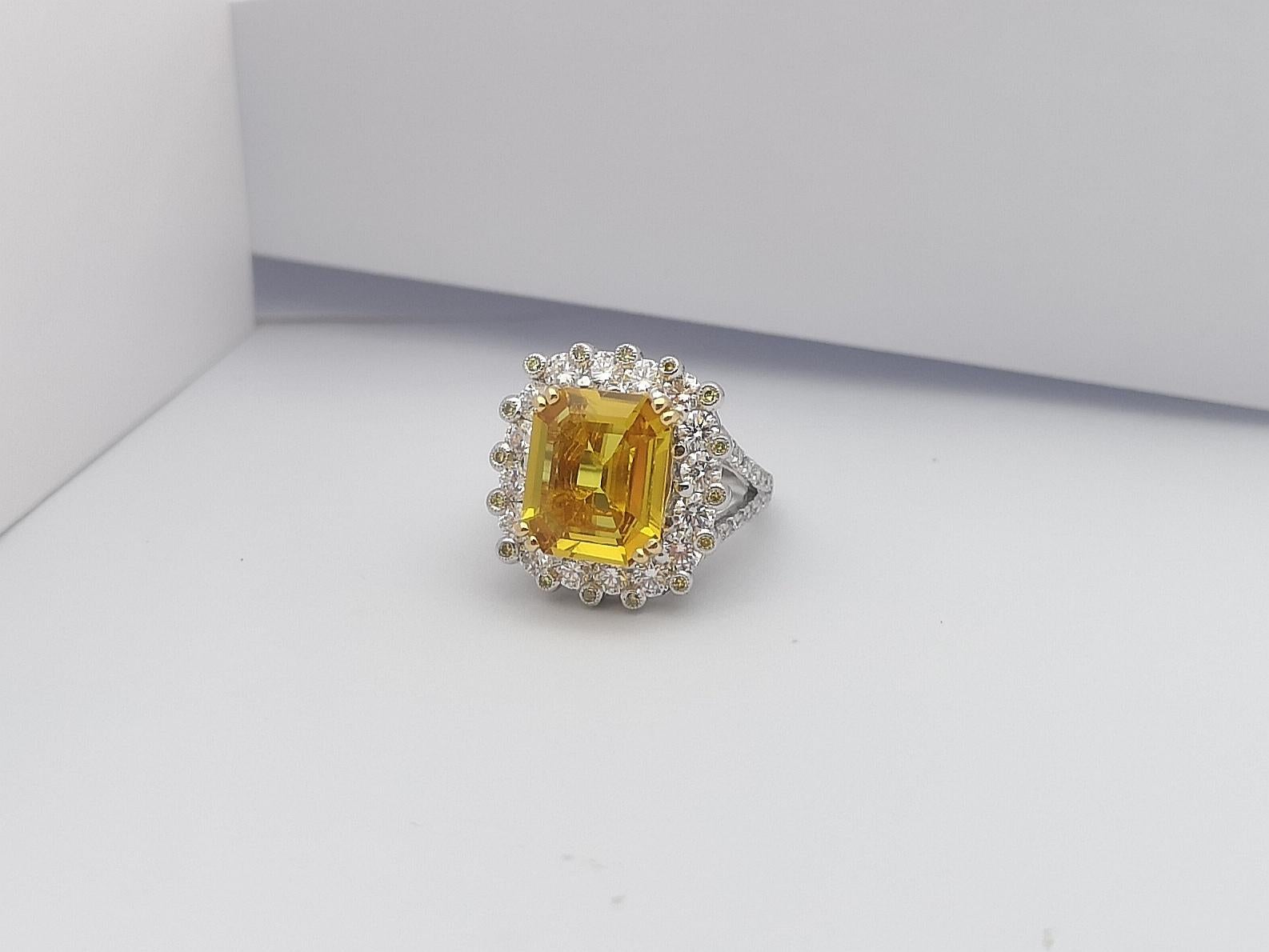 Yellow Sapphire with Yellow Diamond and Diamond Ring Set in 18 Karat White Gold For Sale 4