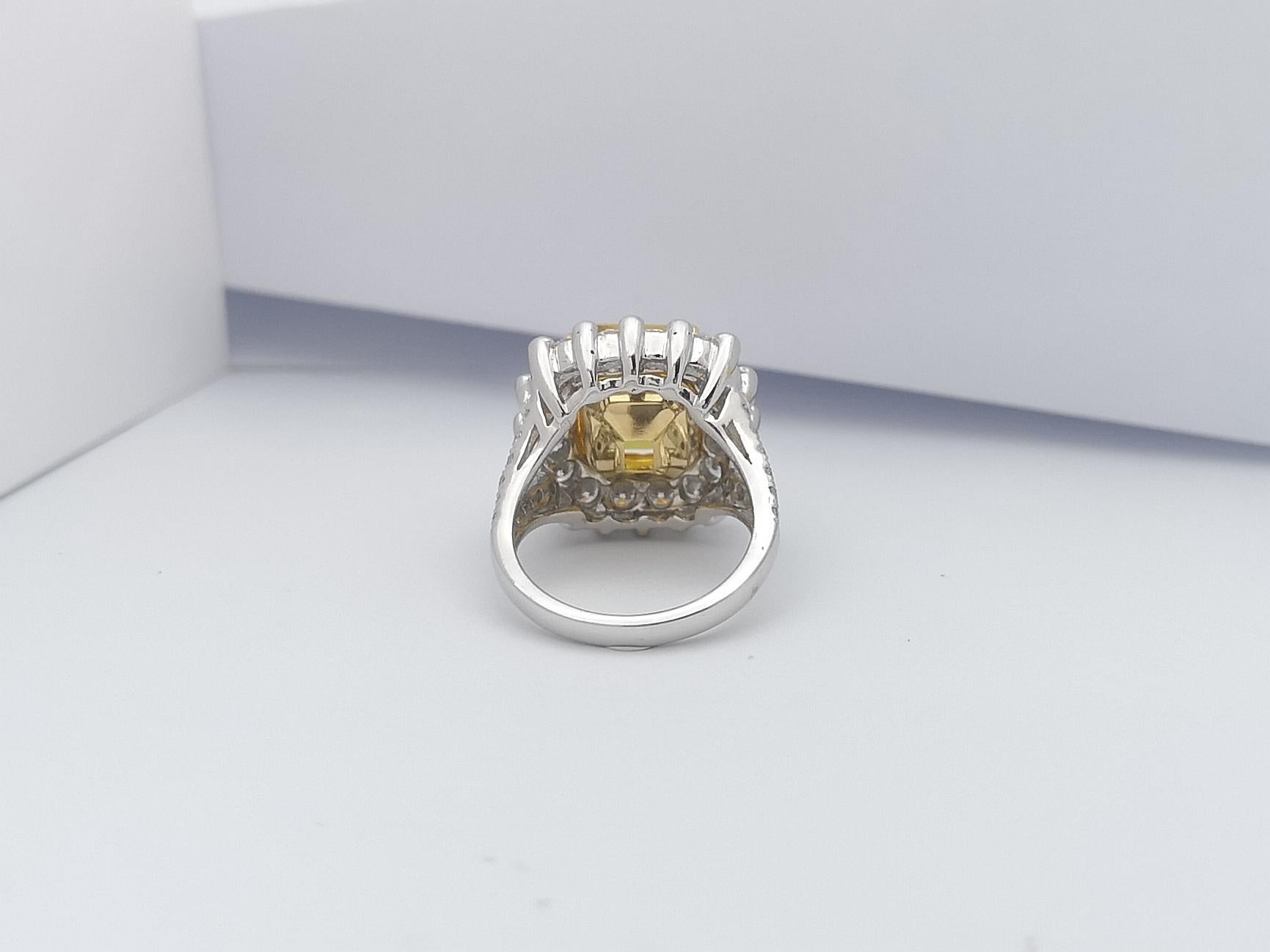 Yellow Sapphire with Yellow Diamond and Diamond Ring Set in 18 Karat White Gold For Sale 5