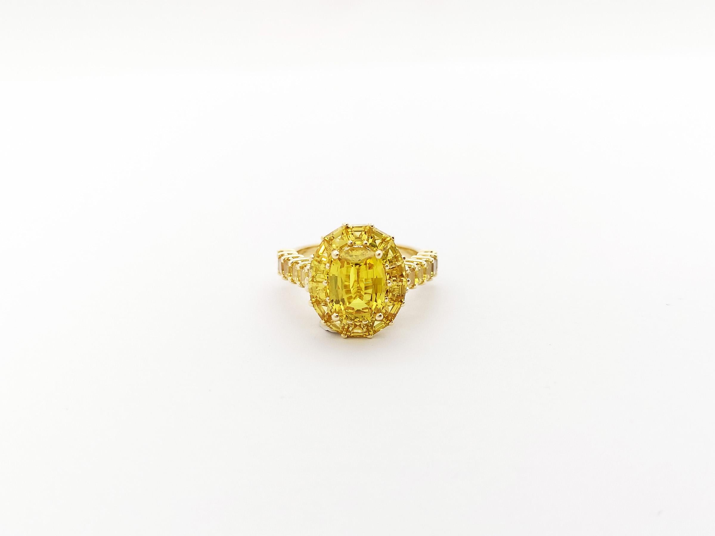 Yellow Sapphire with Yellow Sapphire Ring set in 18K Gold Settings For Sale 5