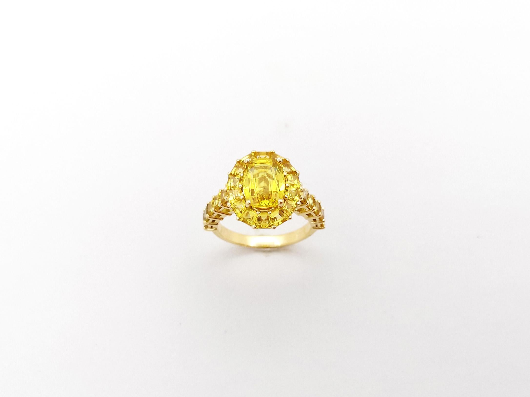 Bague en or 18 carats avec saphir jaune en vente 8