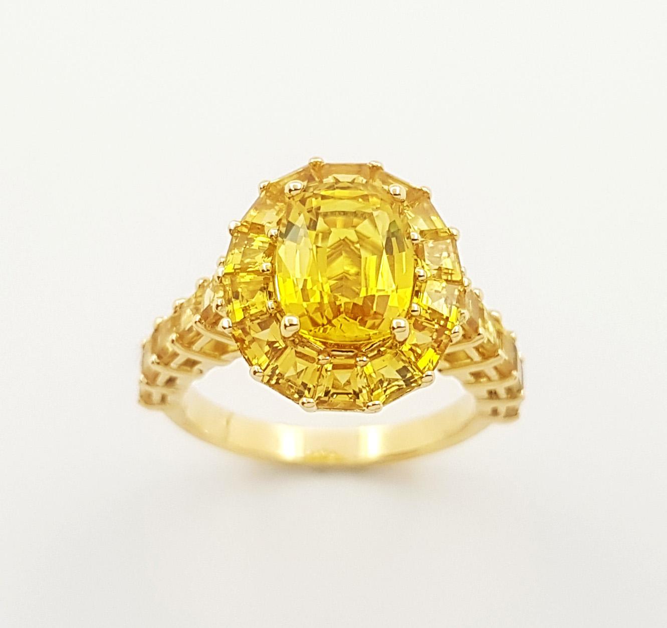 Yellow Sapphire with Yellow Sapphire Ring set in 18K Gold Settings For Sale 3