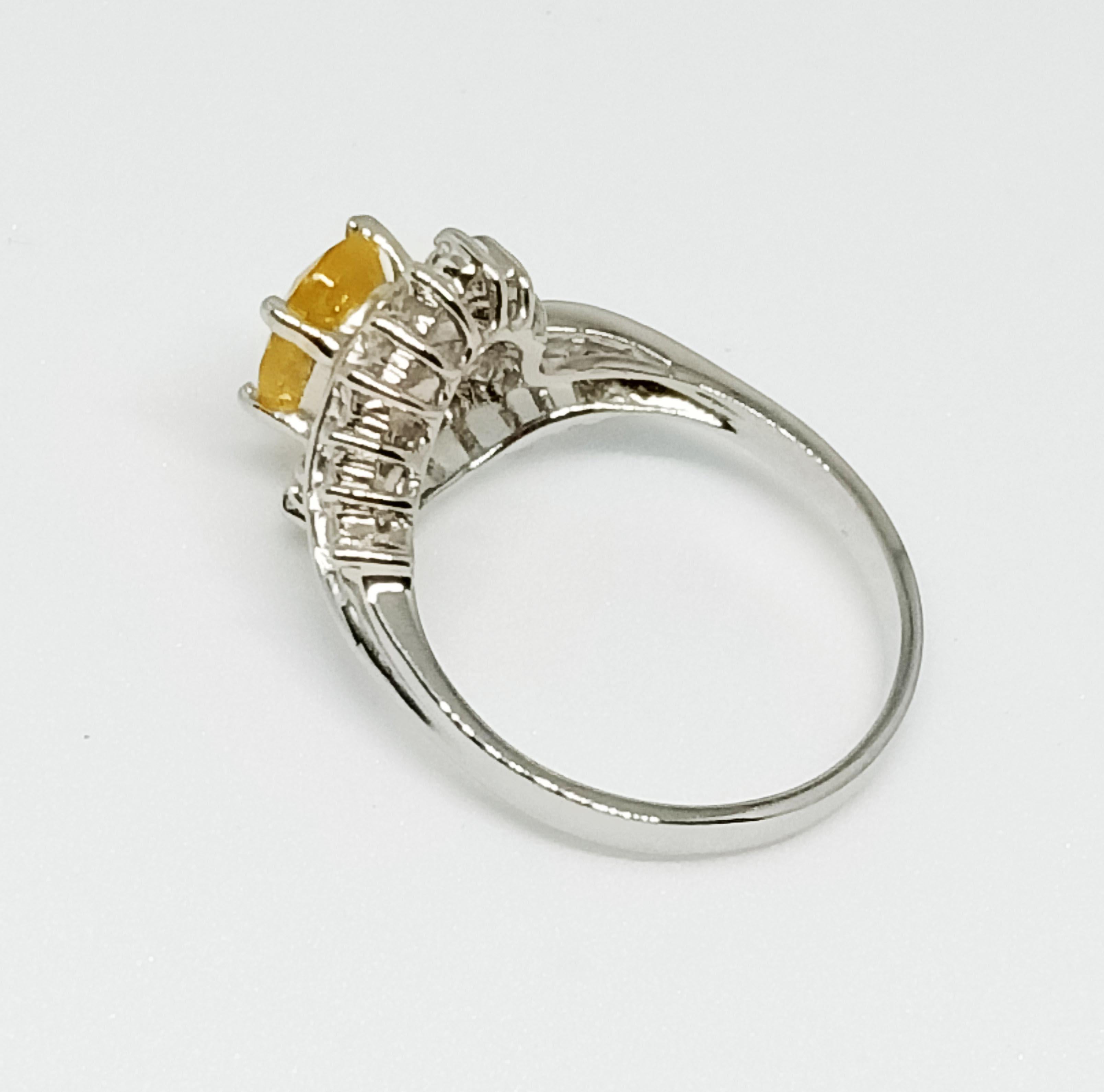 Oval Cut Yellow sapphire(only heated) 1.80cts Silver in White gold Plated. For Sale