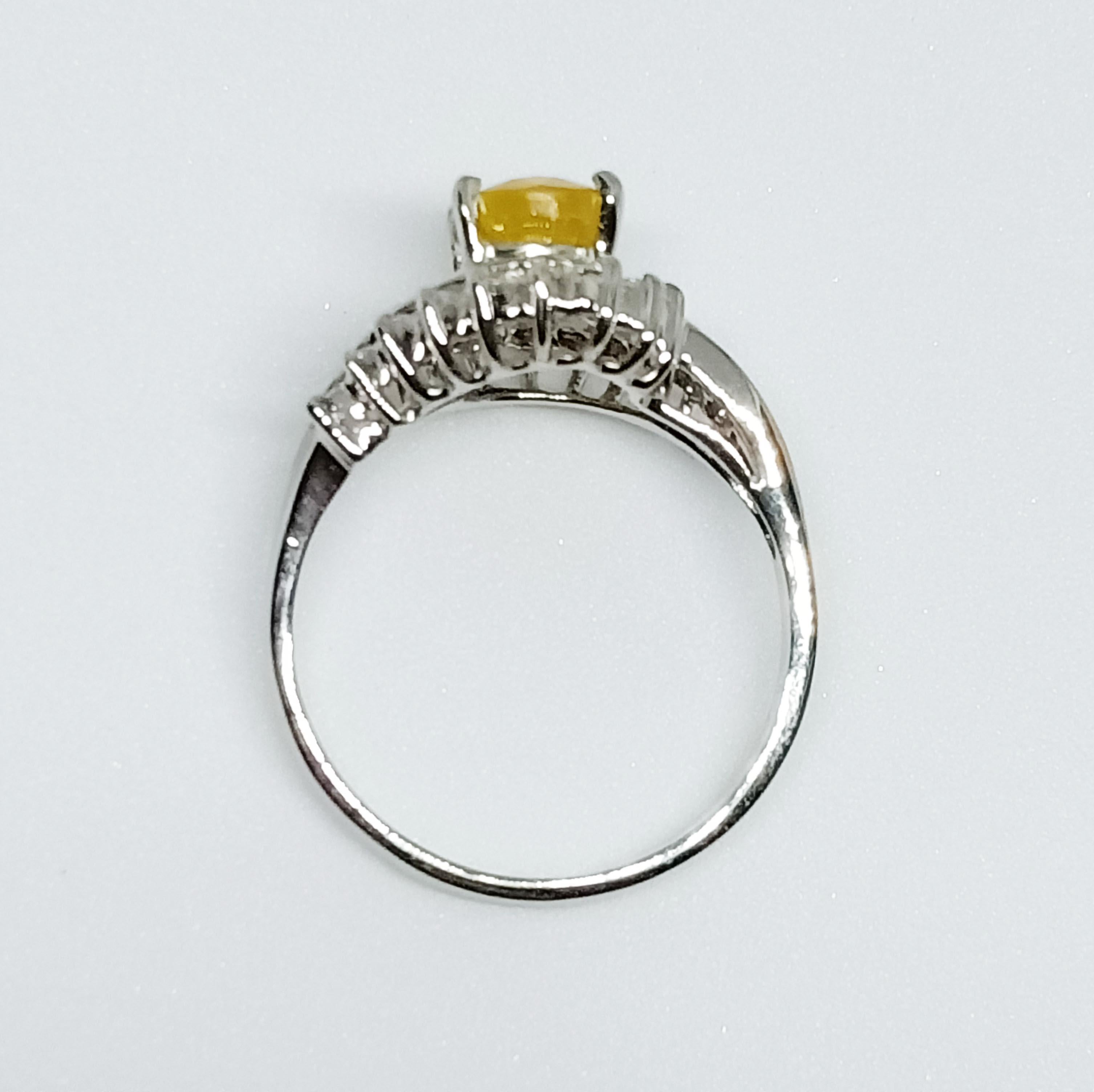 Yellow sapphire(only heated) 1.80cts Silver in White gold Plated. In New Condition For Sale In Bangkok, TH