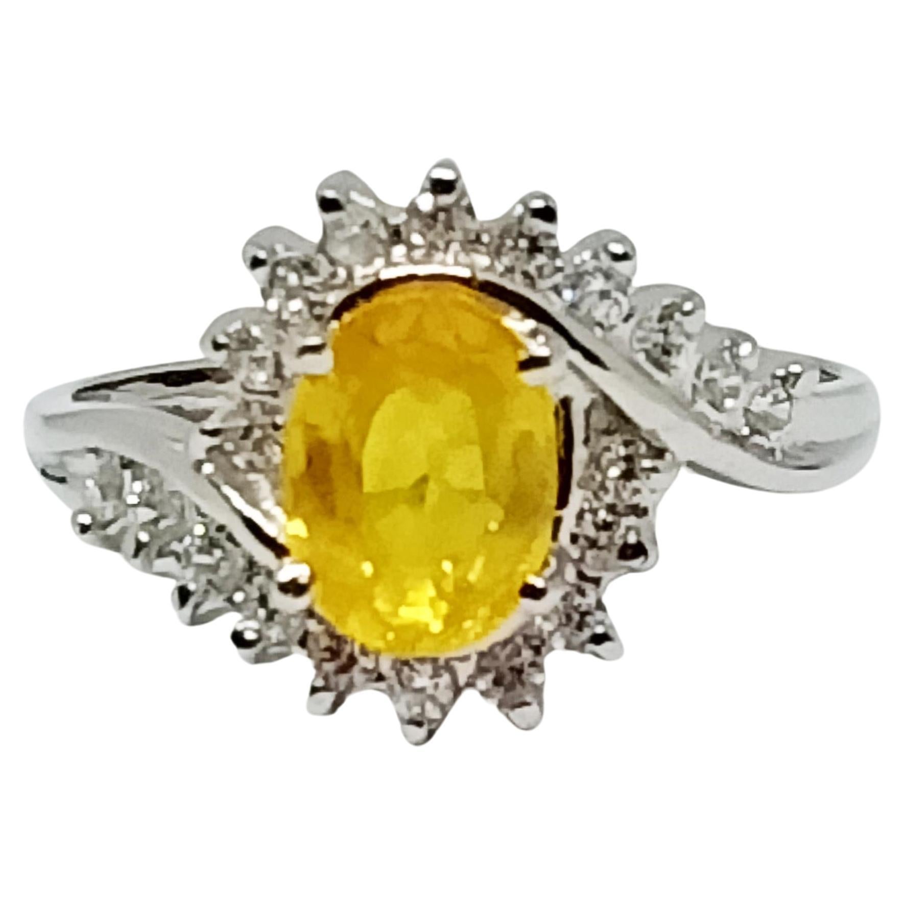 Yellow sapphire(only heated) 1.80cts Silver in White gold Plated. For Sale