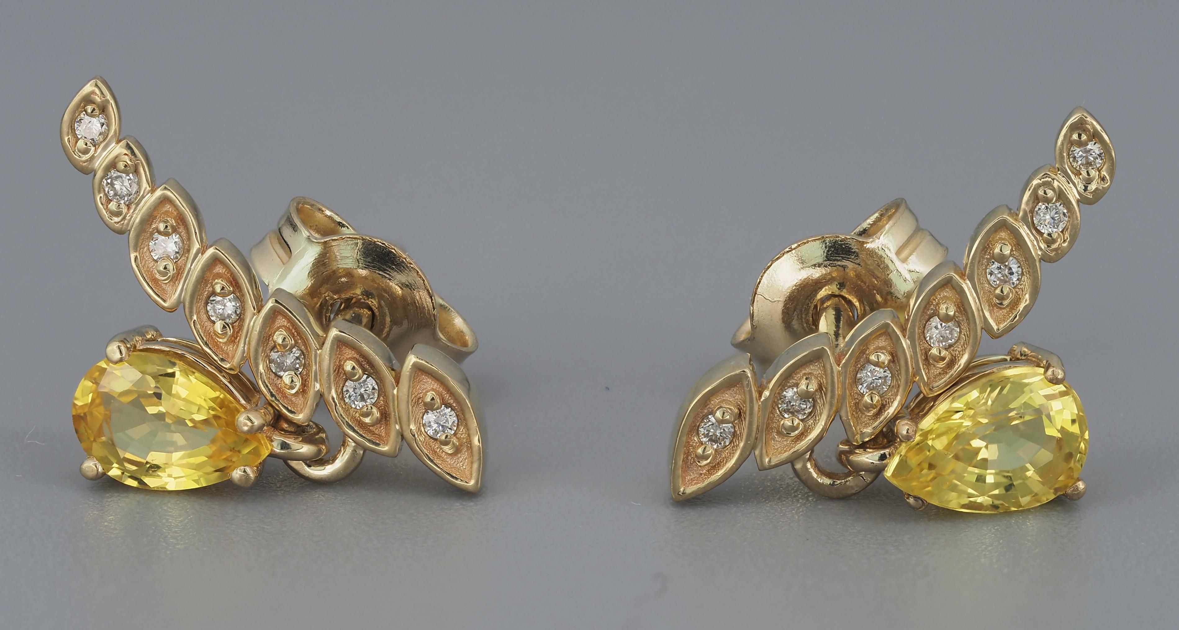 Yellow sapphires and diamonds earrings studs In New Condition For Sale In Istanbul, TR