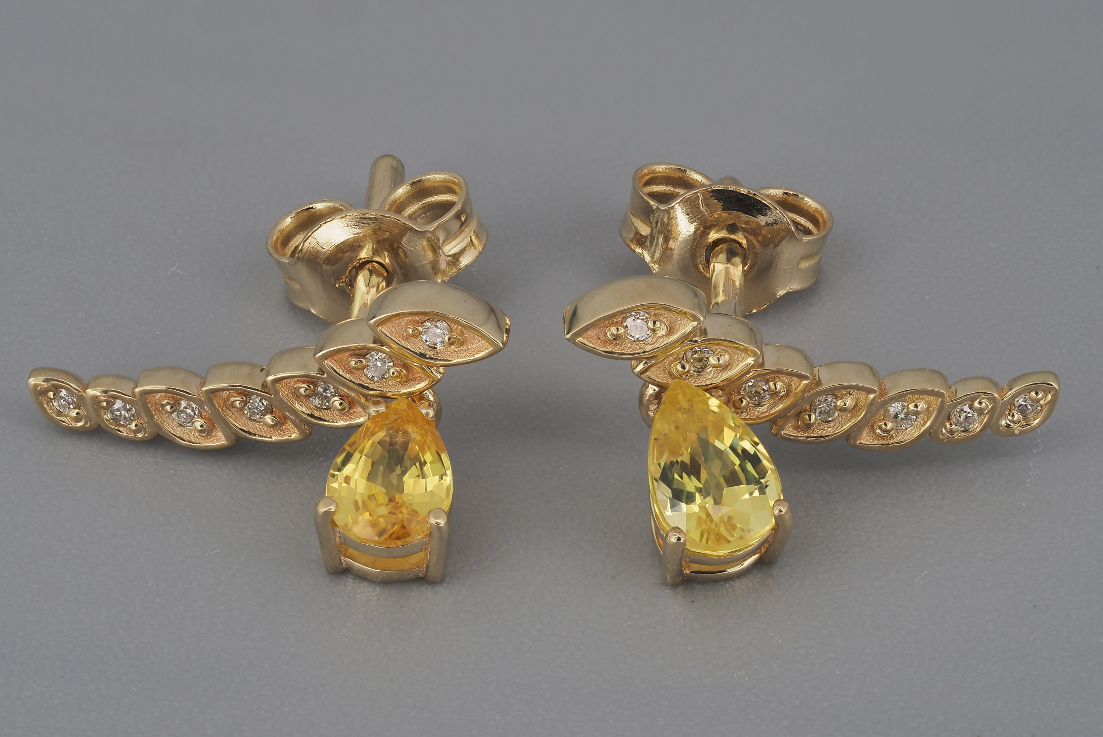 Yellow sapphires and diamonds earrings studs For Sale 1