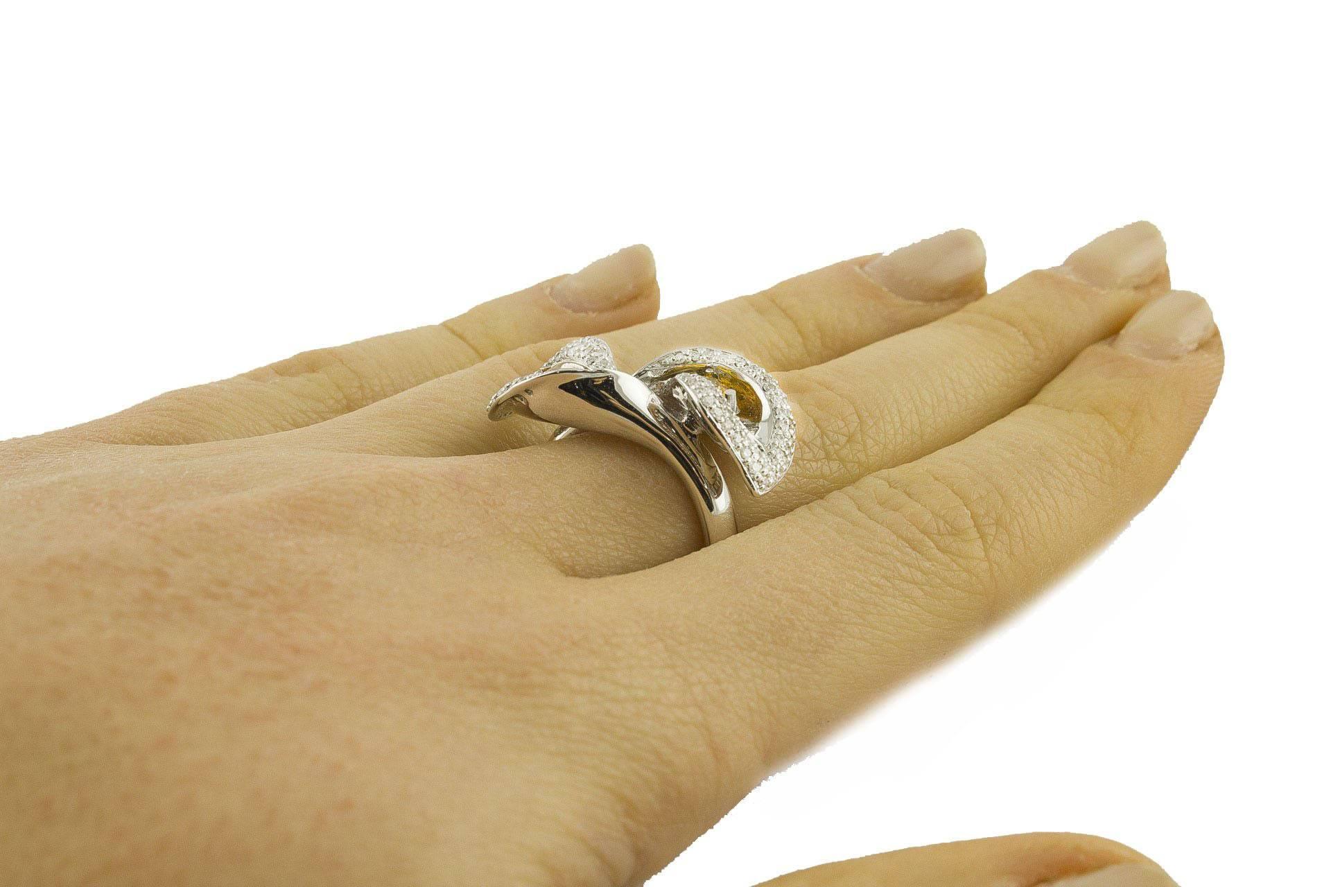 Women's Yellow Sapphire Diamond 18 kt White Gold Flower Ring For Sale
