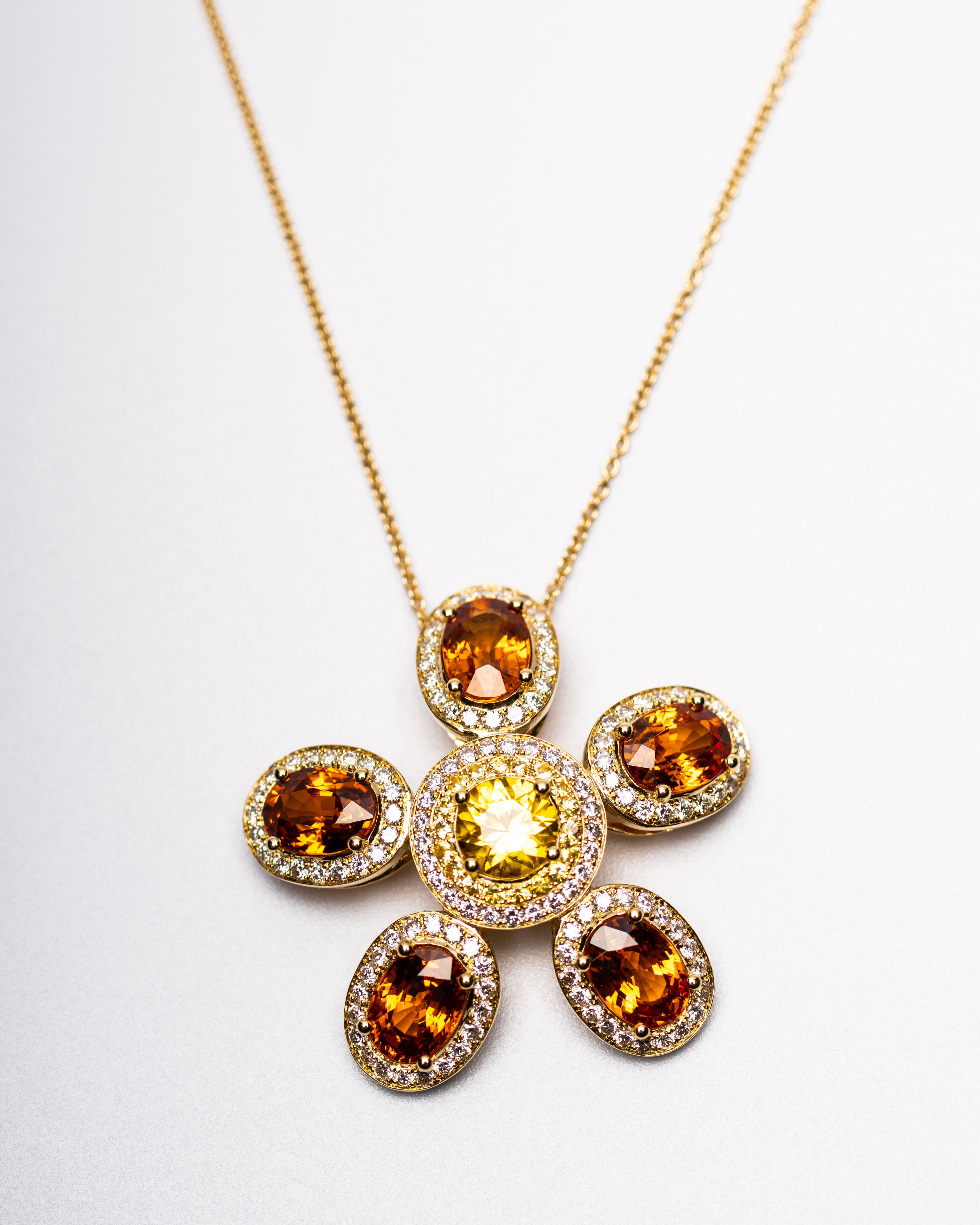 Femenino o masculino Colgante de Zafiros Amarillos, Espesartita y Diamantes en Oro Amarillo de 18k en venta