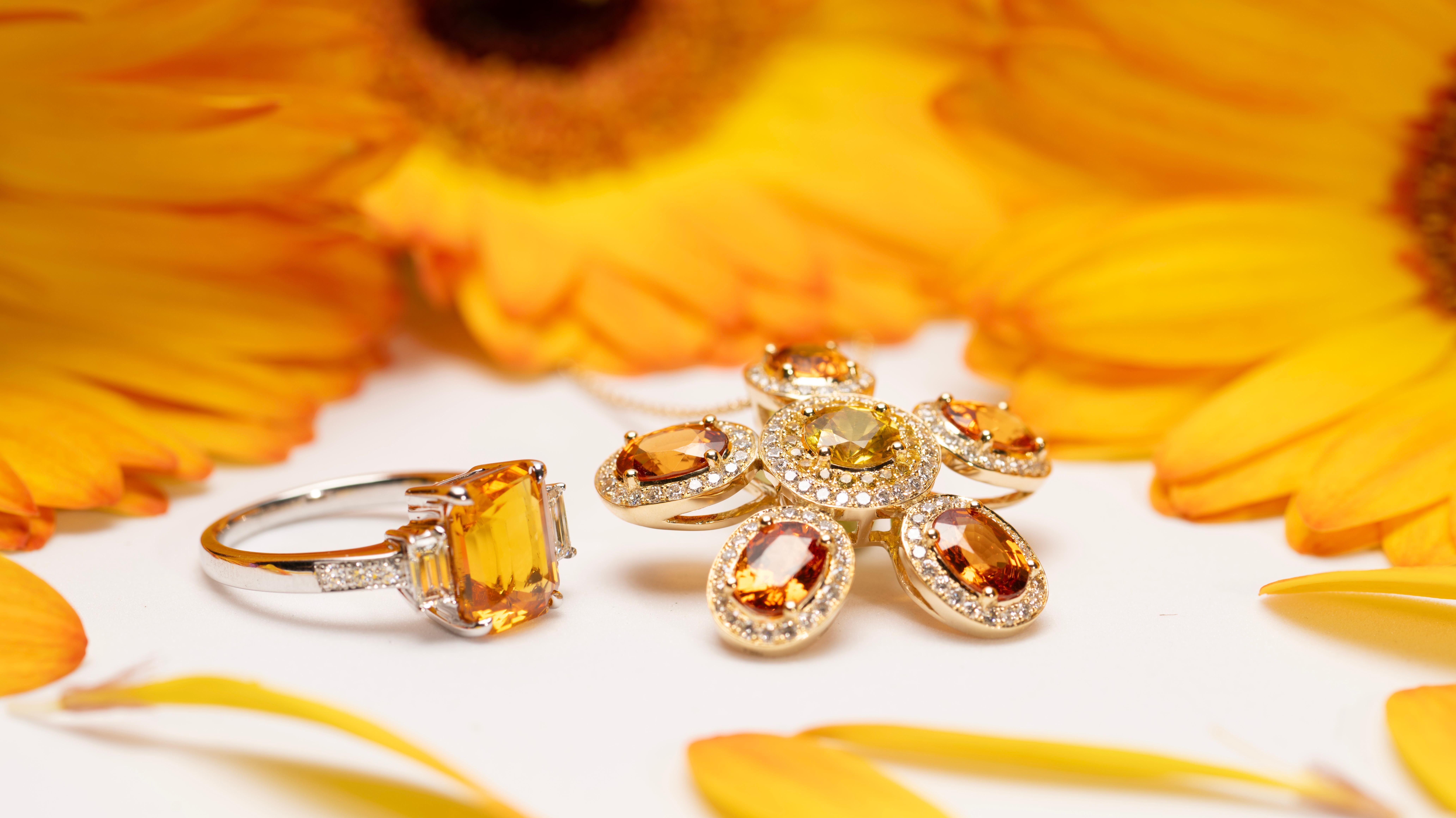 Colgante de Zafiros Amarillos, Espesartita y Diamantes en Oro Amarillo de 18k en venta 2