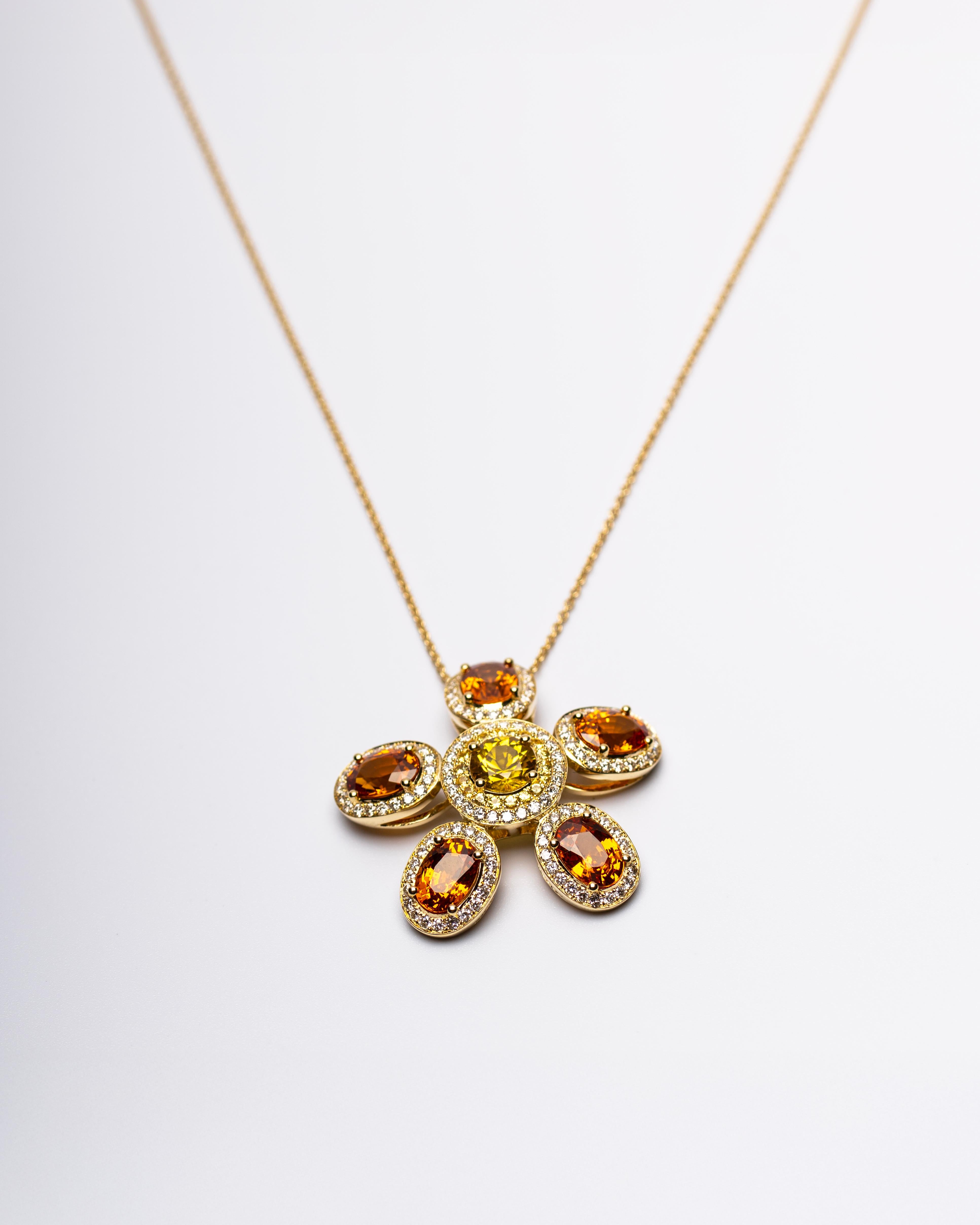 Colgante de Zafiros Amarillos, Espesartita y Diamantes en Oro Amarillo de 18k en venta 3