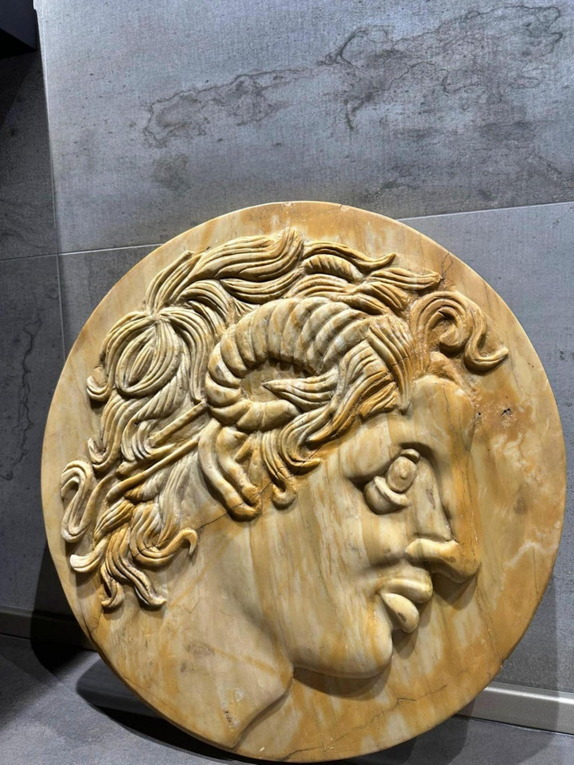 YELLOW SIENA MARBLE ROUND OF ALEXANDER THE GREAT AMMON late 19th Century VIDEO For Sale 3