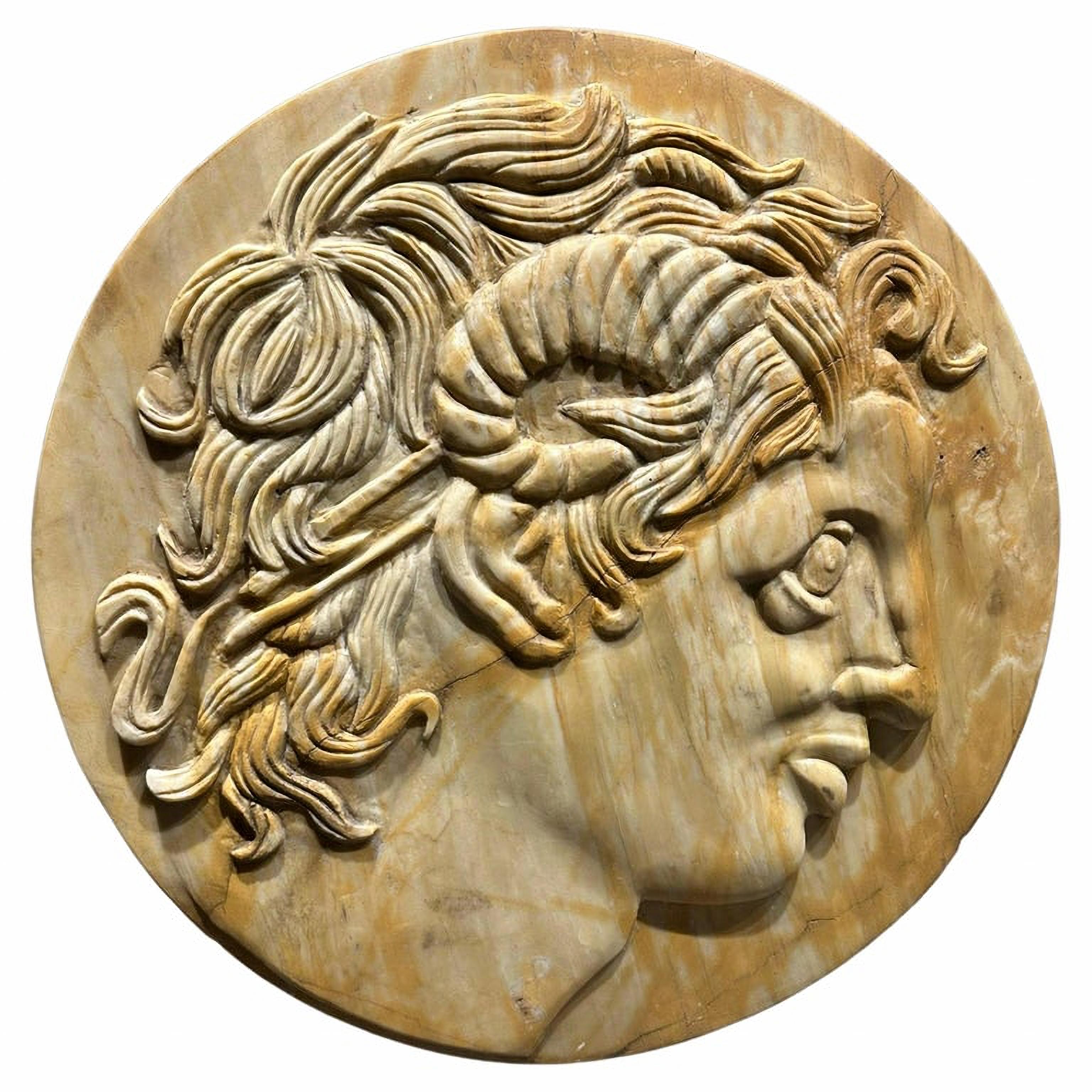 YELLOW SIENA MARBLE ROUND OF ALEXANDER THE GREAT AMMON fin 19ème siècle VIDEO en vente 5