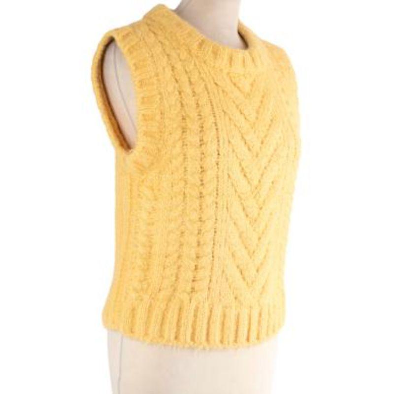 Yellow silk cable knit vest In Good Condition For Sale In London, GB