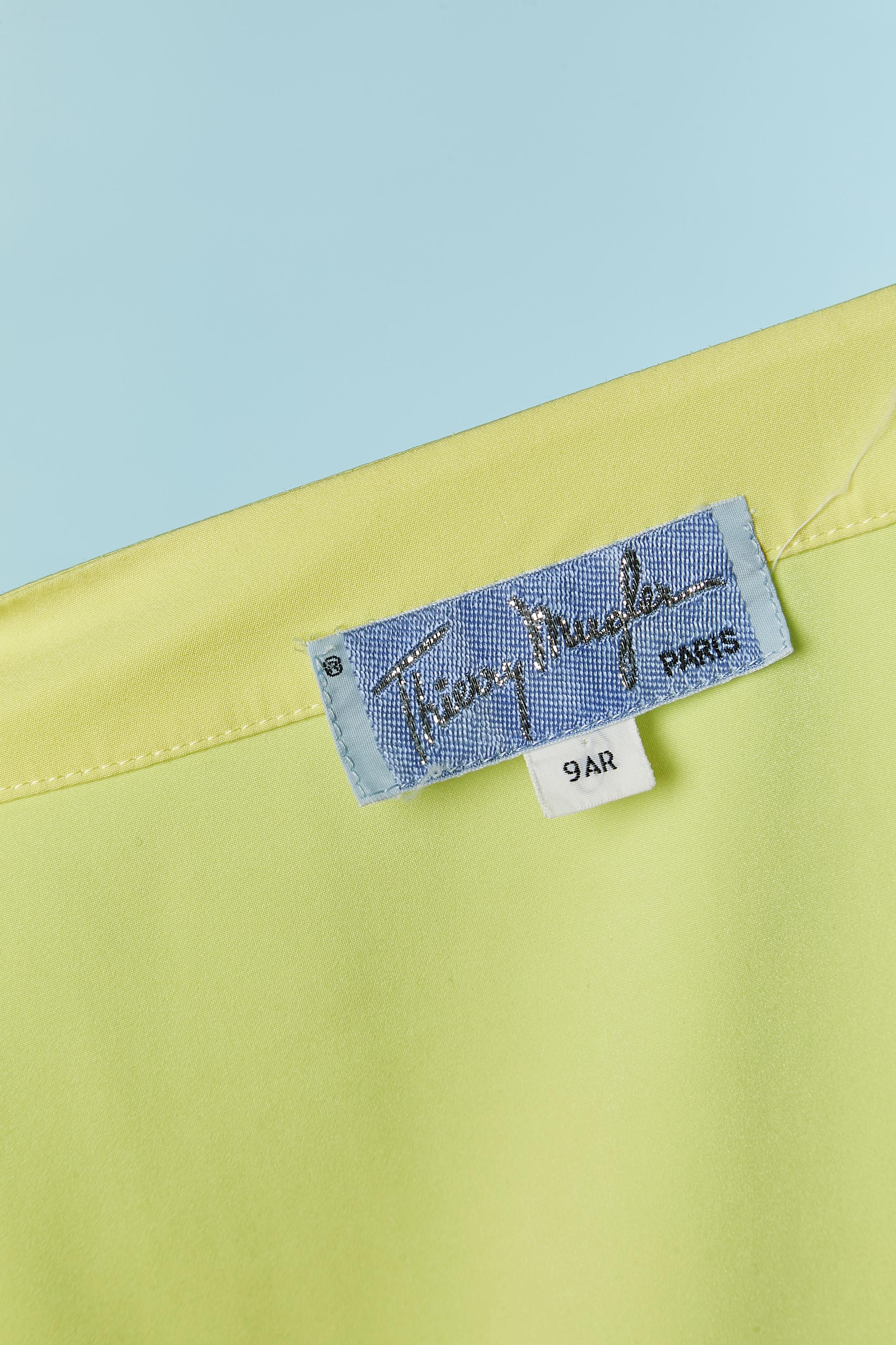 Yellow silk cocktail dress with silver metal brooch THIERRY MUGLER For Sale 3